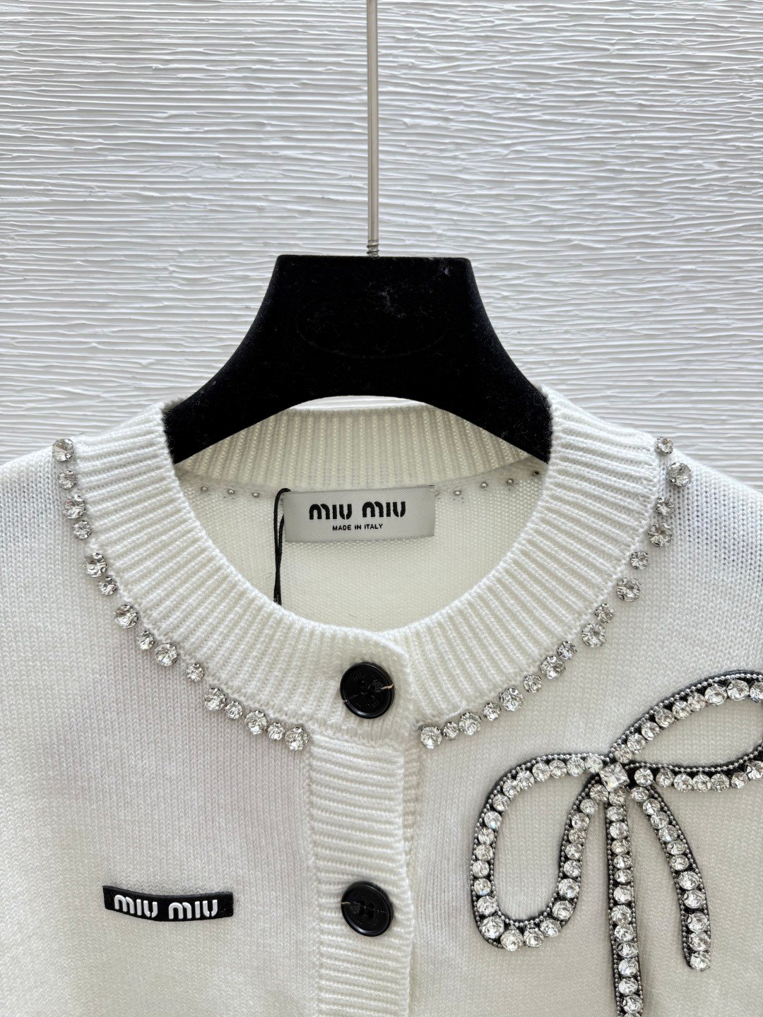 Miu Miu 高仿蝴蝶結釘珠圓領針織開衫 早秋新款 女士優雅百搭 義式時尚