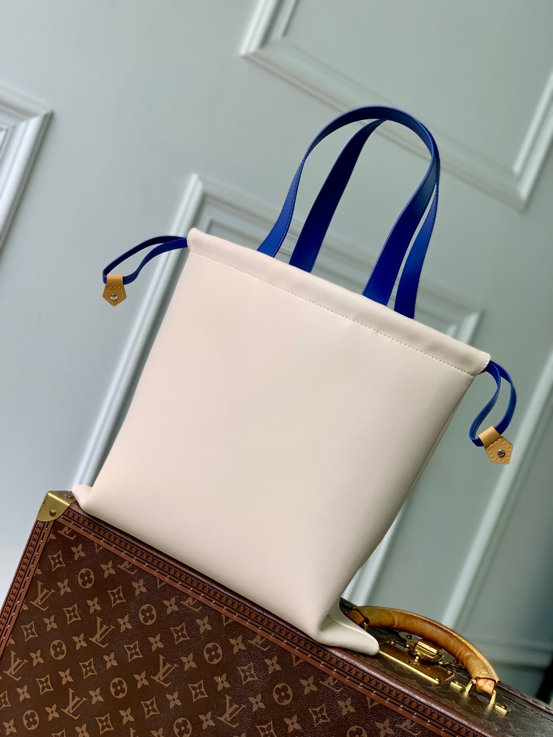 LV高仿Dust Bag Tote手袋細膩正絨面革抽繩開合長肩帶優雅百搭