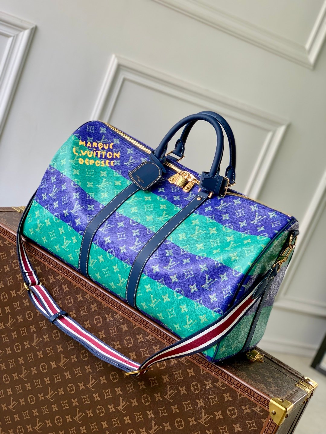 LV復刻版Keepall Bandoulière 50旅行袋Monogram涂层帆布橄榄球條紋