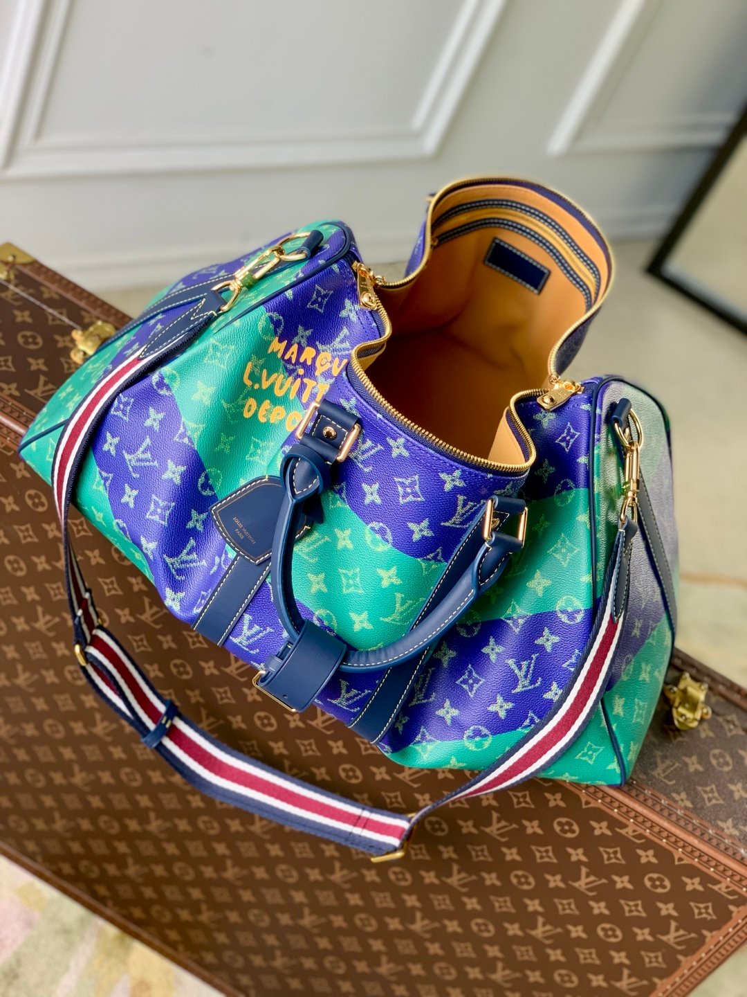LV復刻版Keepall Bandoulière 50旅行袋Monogram涂层帆布橄榄球條紋