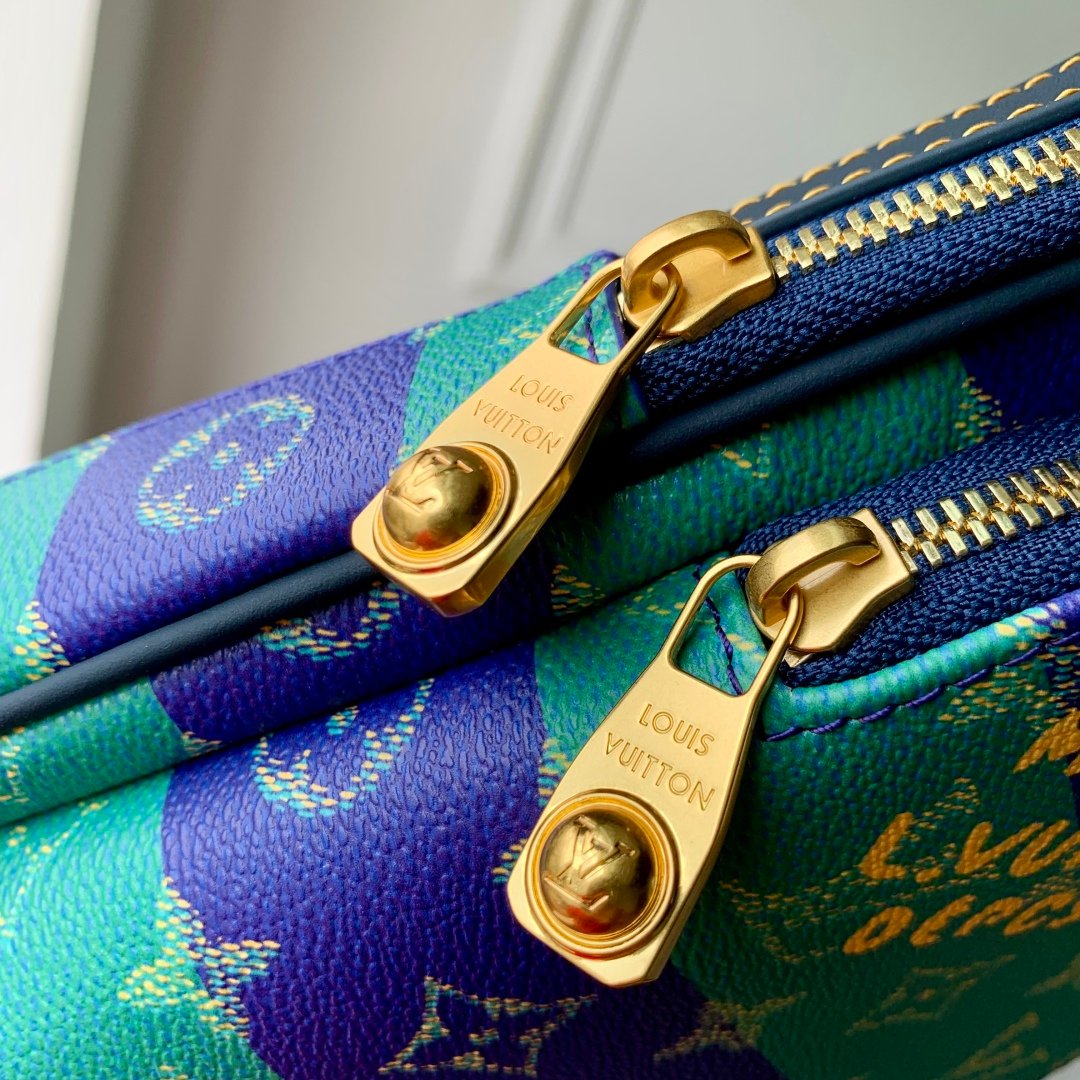 LV高仿Avenue Slingbag PM小號斜挎包Monogram Heritage涂层帆布藍色皮革