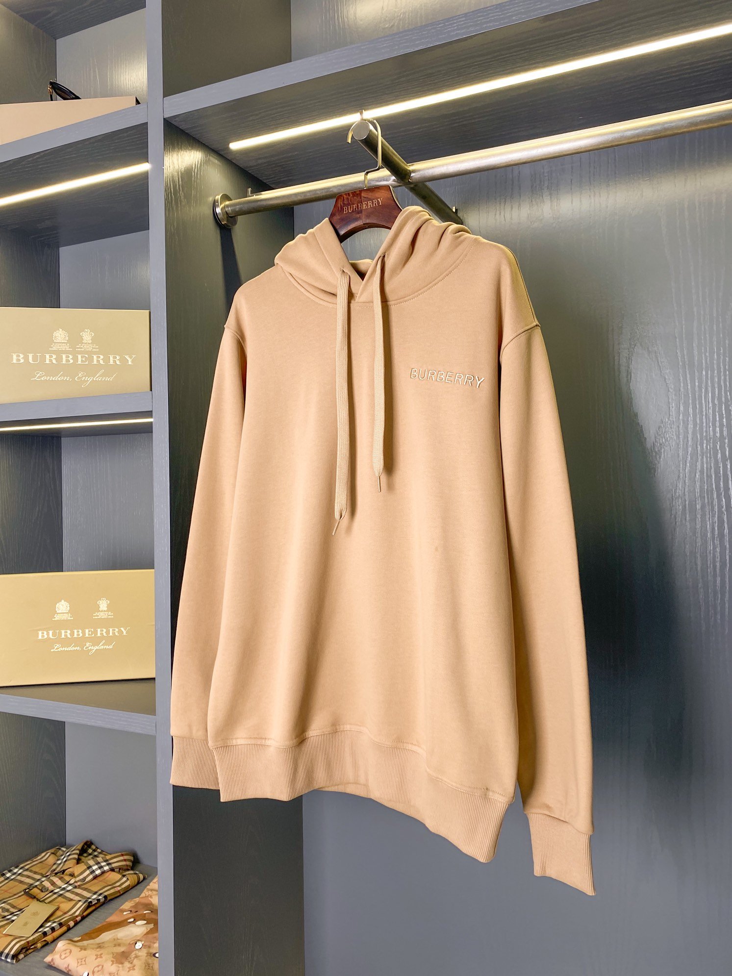BURBERRY精品仿製後背馬術騎士棉質連帽衛衣卡其格紋