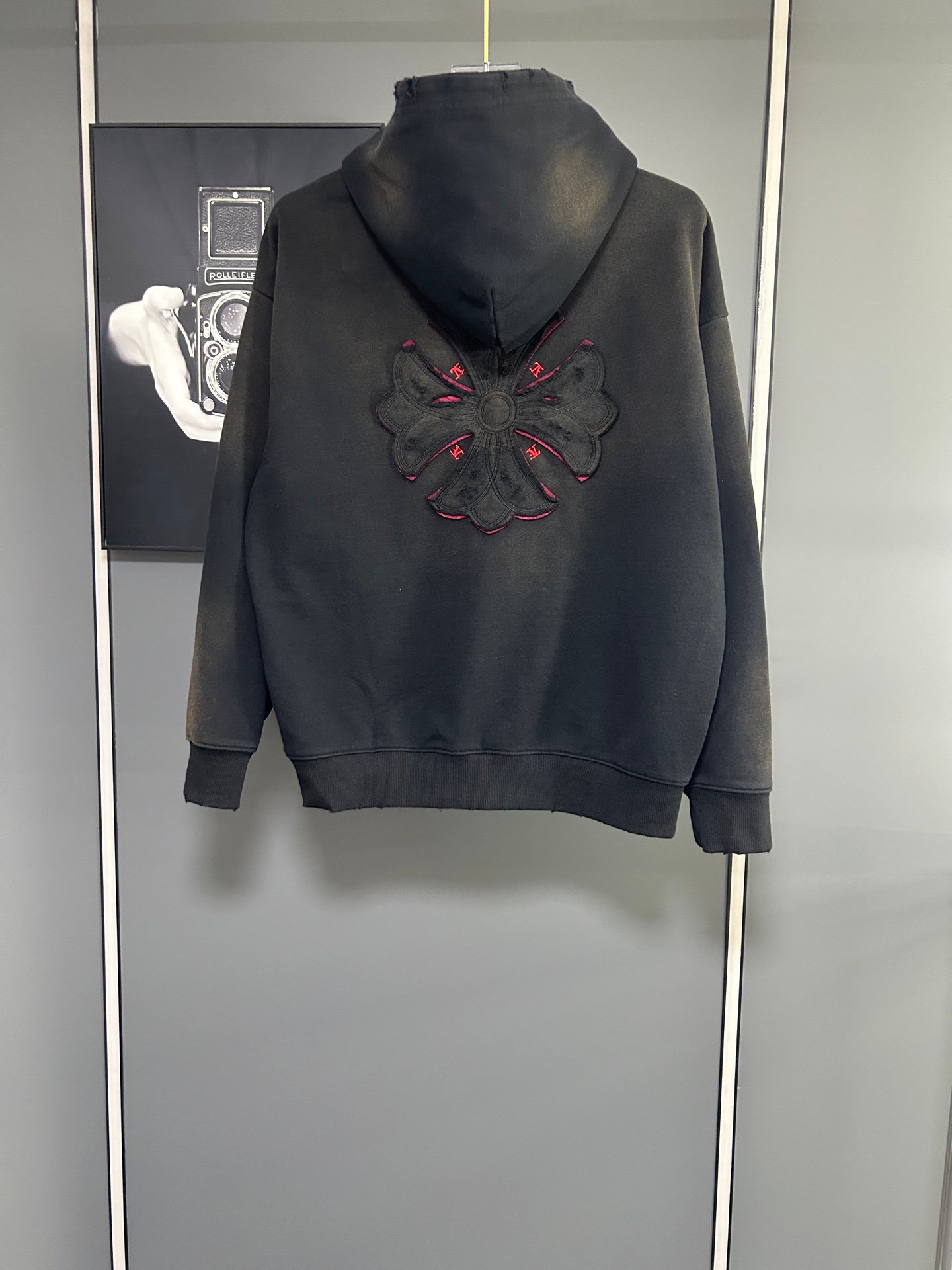 克羅心精品仿製黑色十字架刺繡帶帽衛衣2025夏季男女同款