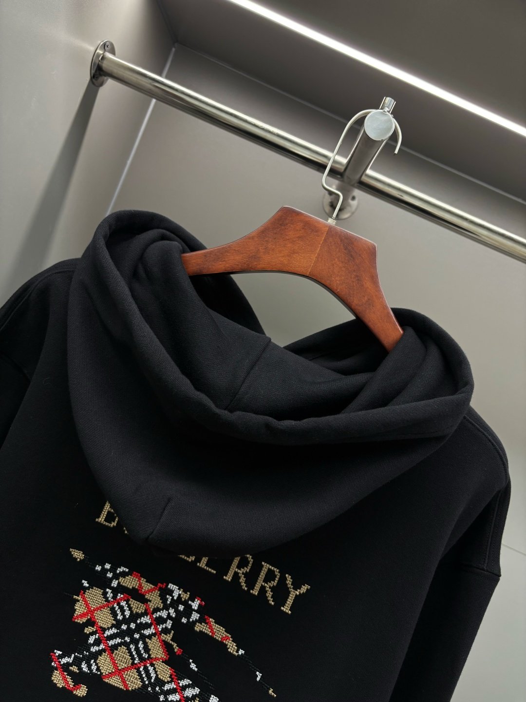 BURBERRY一比一馬術騎士刺繡棉質運動連帽衛衣男女同款