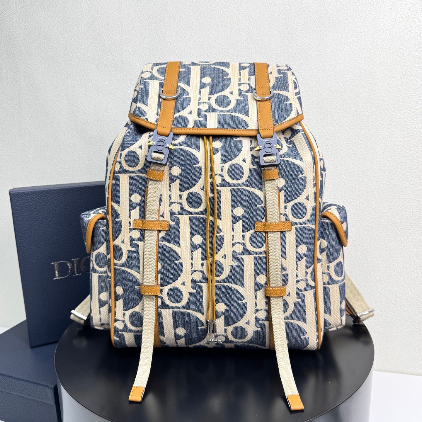 DIOR復刻版Hit The Road翻蓋雙肩背包藍色Oblique刺繡牛仔大容量潮流