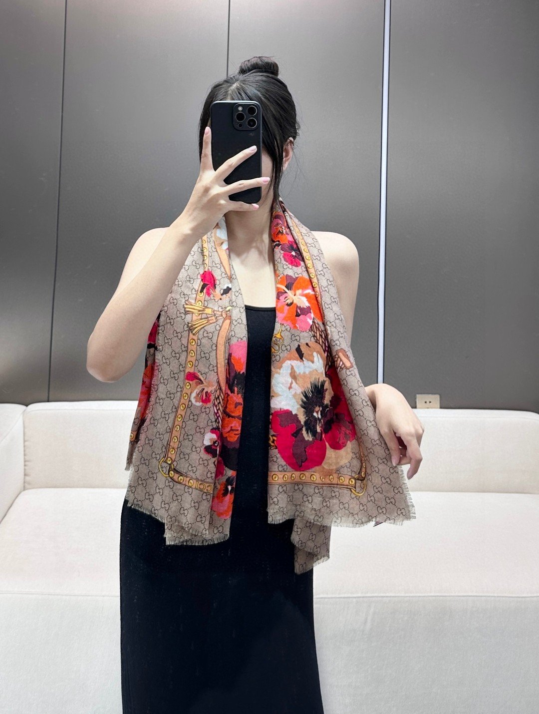 Gucci高仿羊绒方巾GG馬衔扣印花優雅百搭140