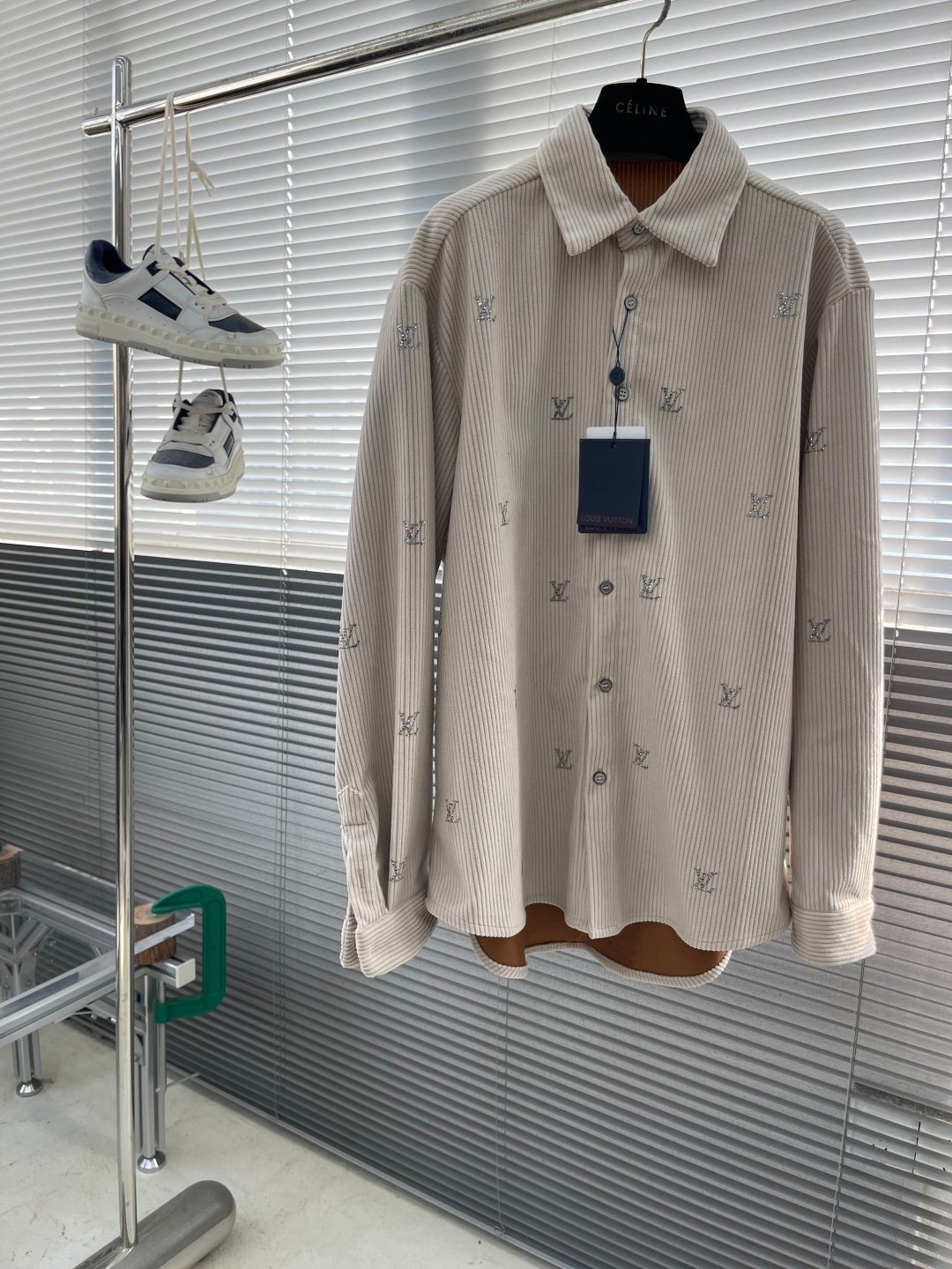 LV復刻版杏色燈芯絨烫钻襯衫25FW新款精品面料男士潮流