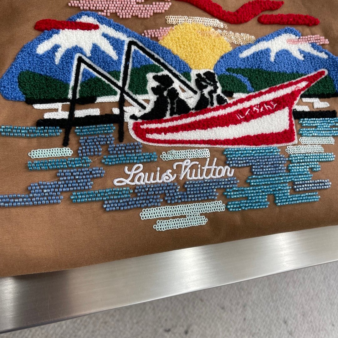 LV工裝夾克 一比一25FW新款 Pharrell x Nigo 聯名|棉質帆布 刺繡細節 高質感推薦