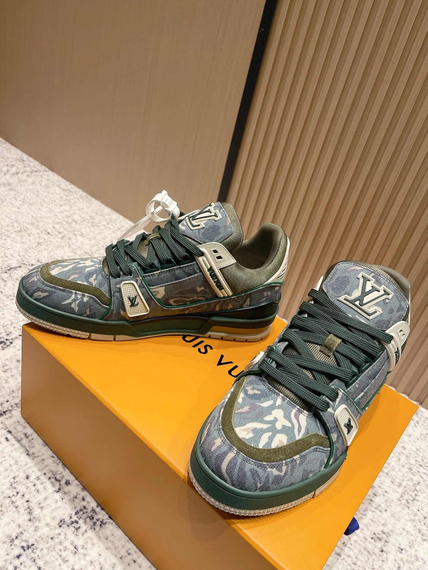 LV 高仿 Trainer 全新升級版 運動滑板鞋 情侶款復古風 男女百搭休閒鞋