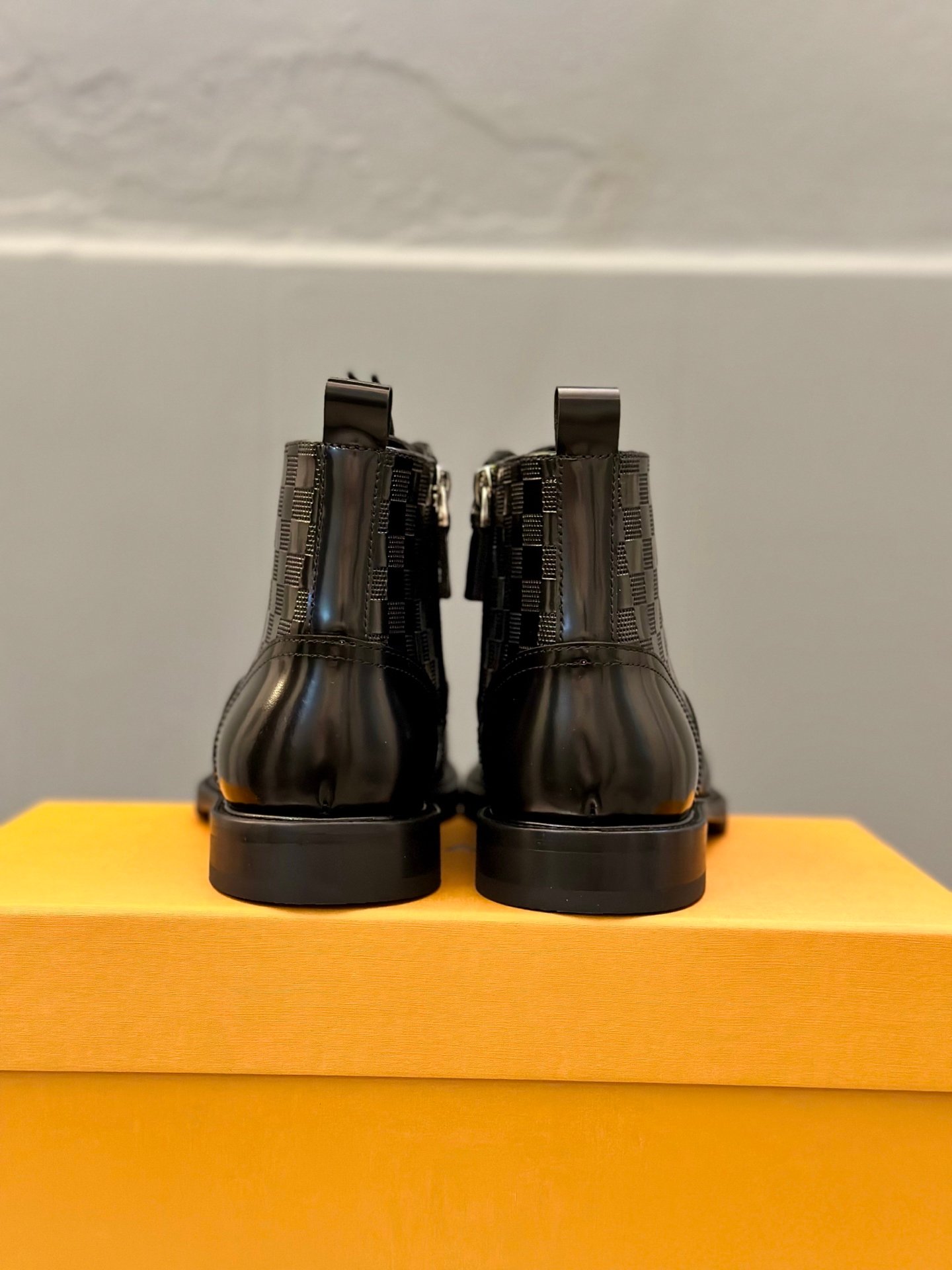 LV 原單 GLOVE 經典男士樂福鞋 方頭皮革男靴 高端開邊珠皮質感時尚百搭