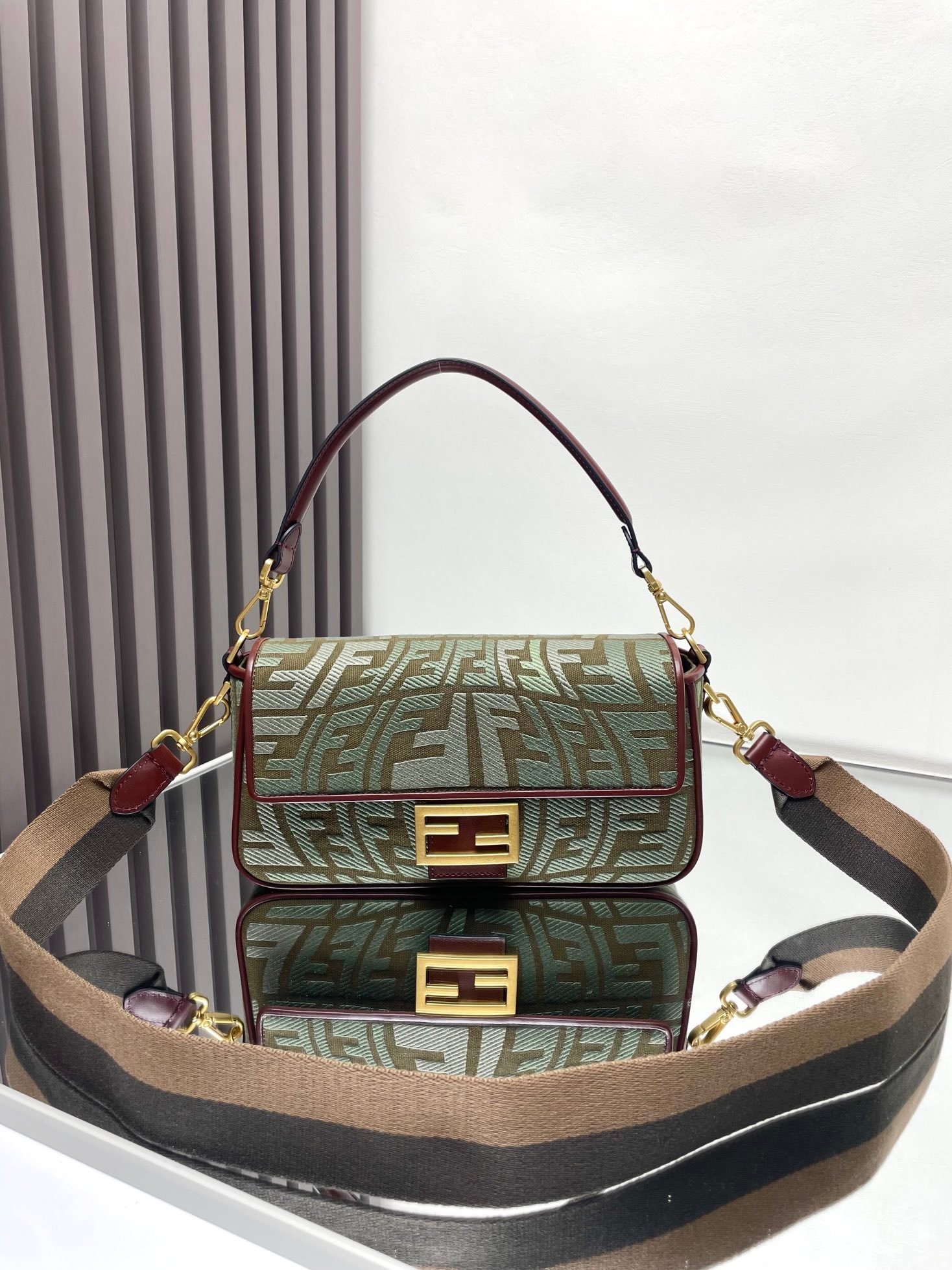 FENDI 限量彩色刺繡法棍包 Baguette 奶茶色經典女包｜精品復刻原單