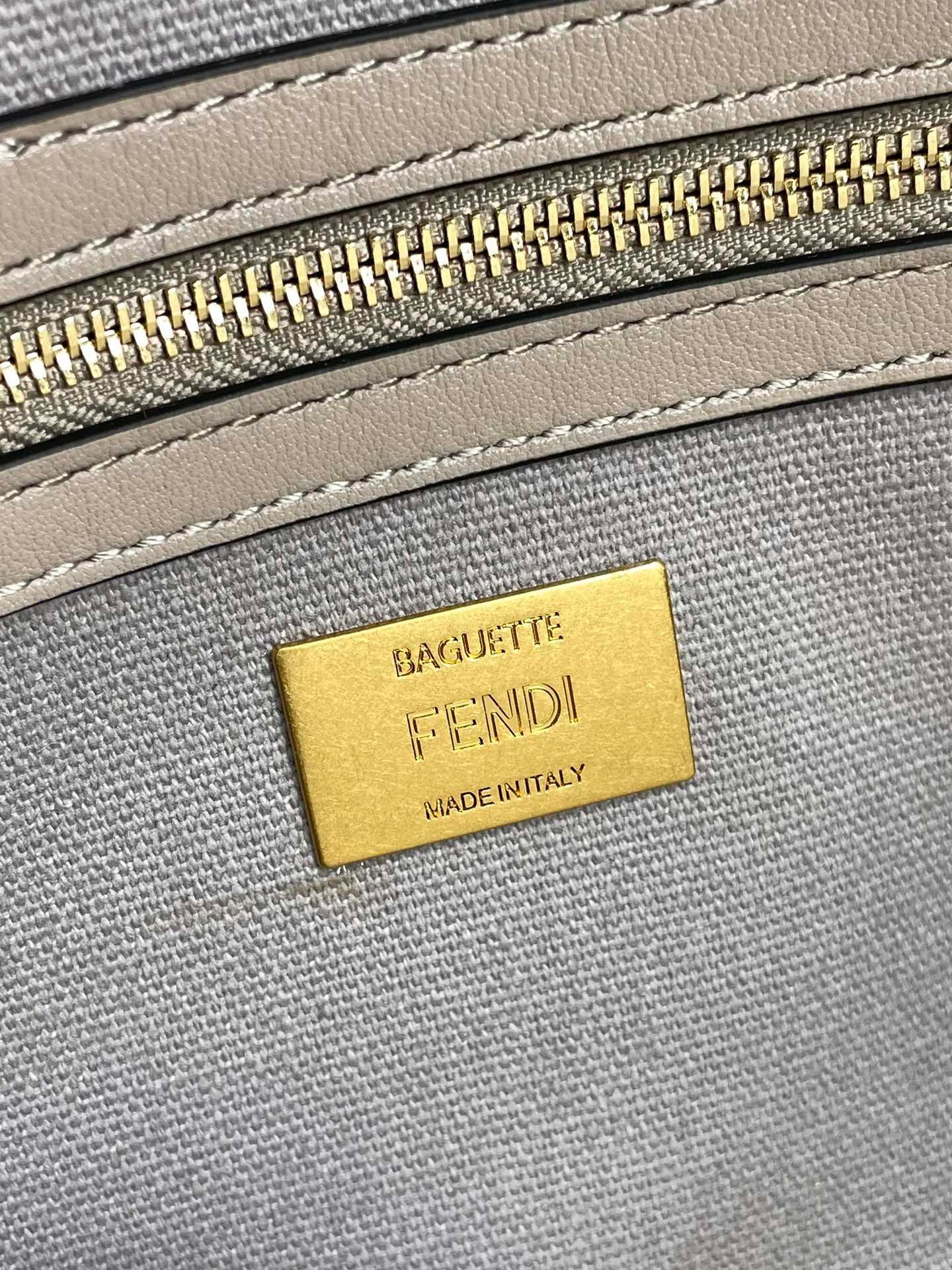 FENDI 限量彩色刺繡法棍包 Baguette 奶茶色復古女包｜精品仿製原單