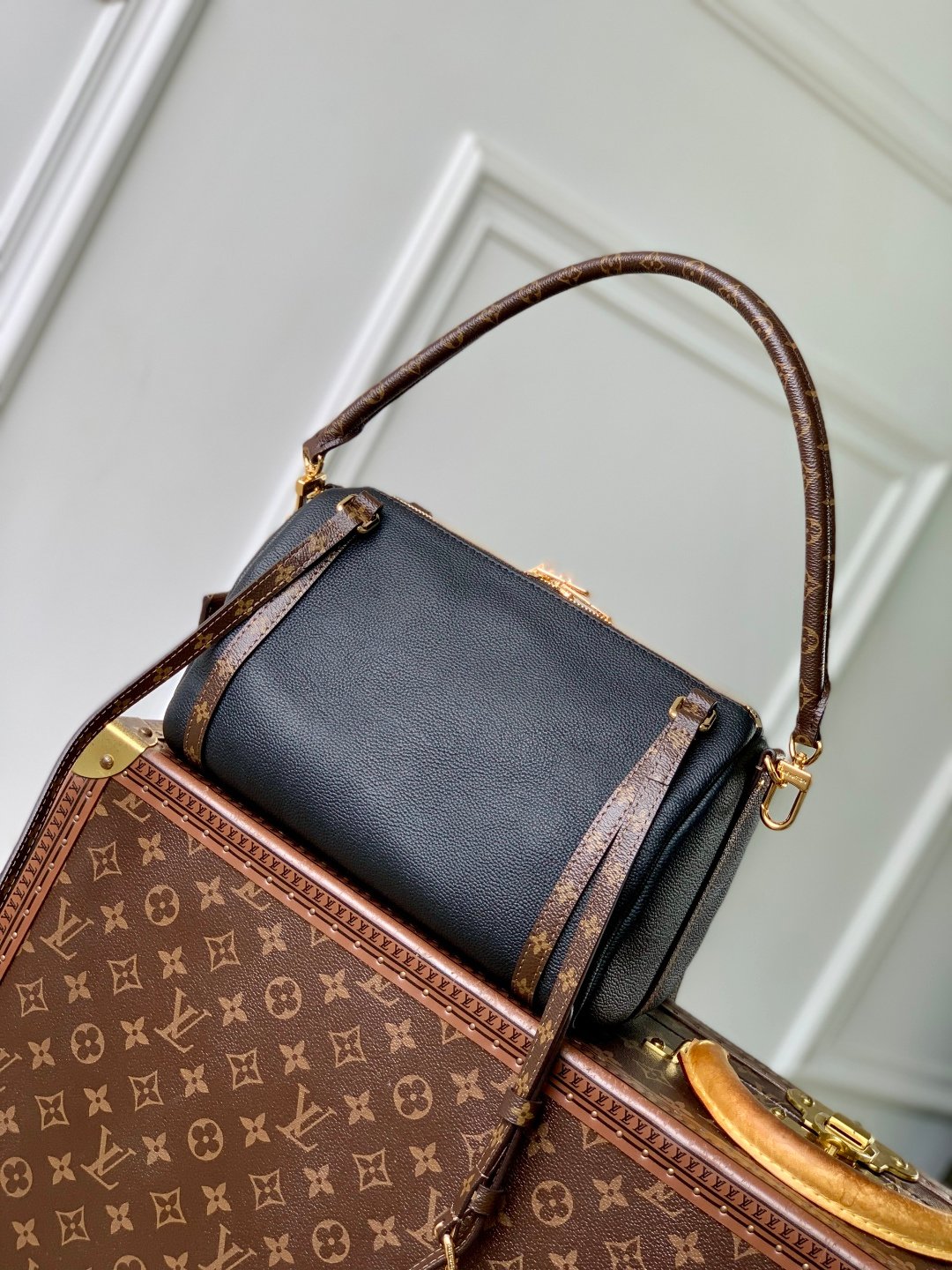 LV 一比一 Express 小號手袋 M26039 黑色 牛皮 Monogram 都市百搭款