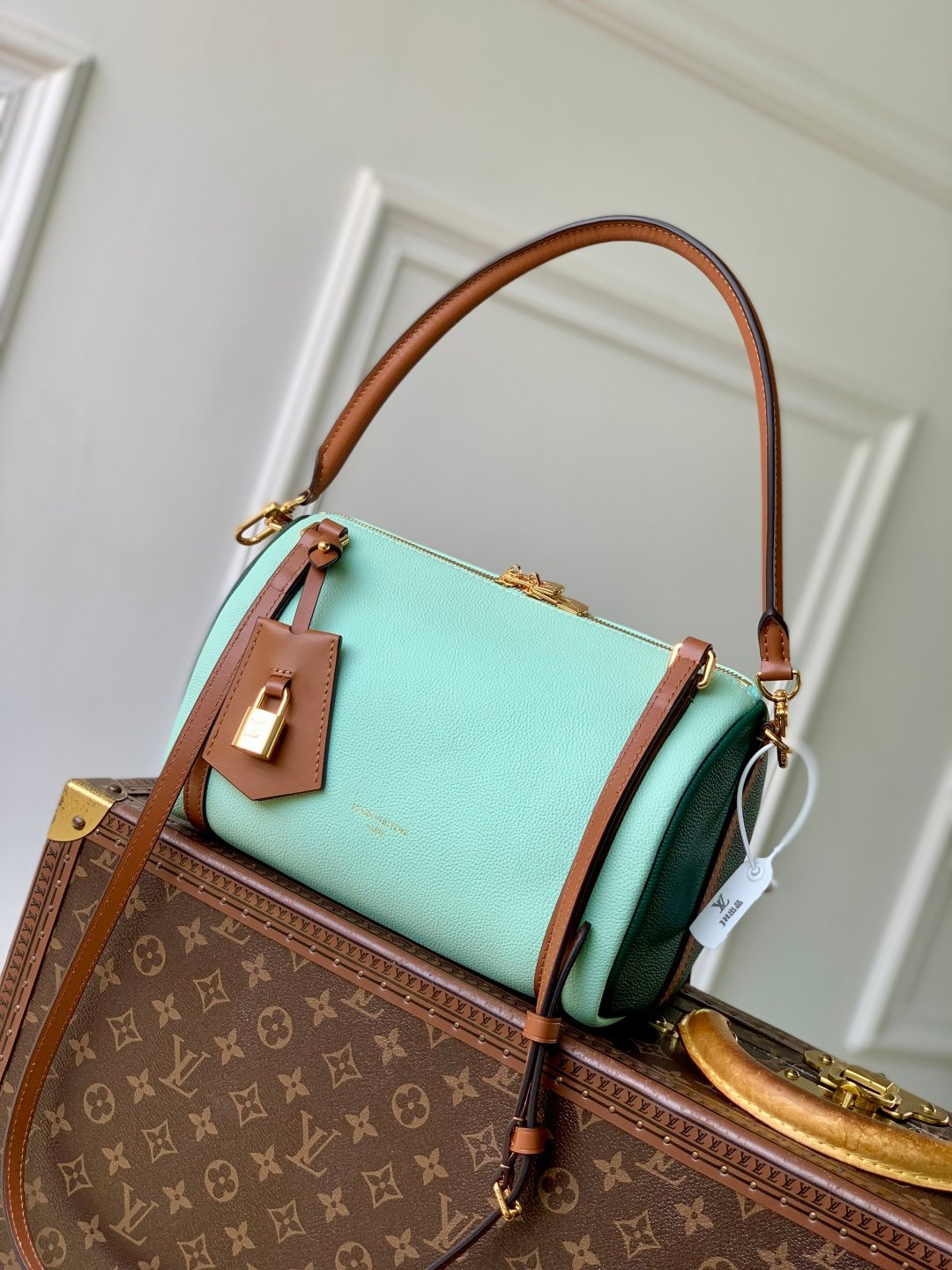 LV 高仿 Express 小號手袋 M26905 淺綠色 牛皮 Monogram 都市百搭女包