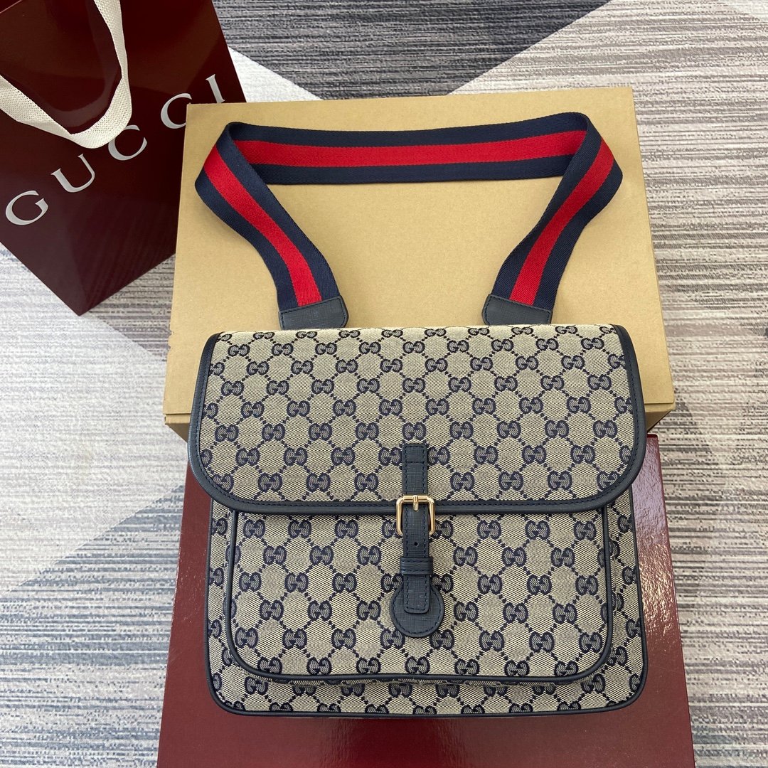 Gucci 高仿 GG郵差包 經典紅藍織帶 男士復古帆布包793823