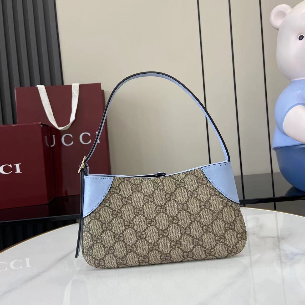 Gucci高仿迷你腋下包淡藍皮拼接設計輕奢優雅風820696
