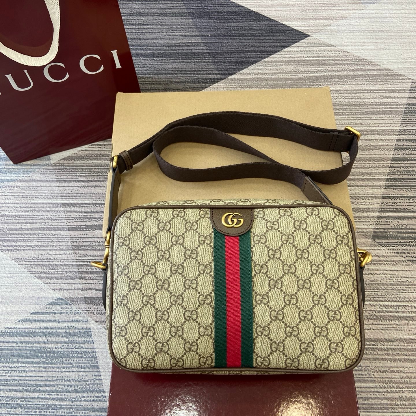 Gucci高仿Ophidia相機包復古百搭設計義大利時尚風834468