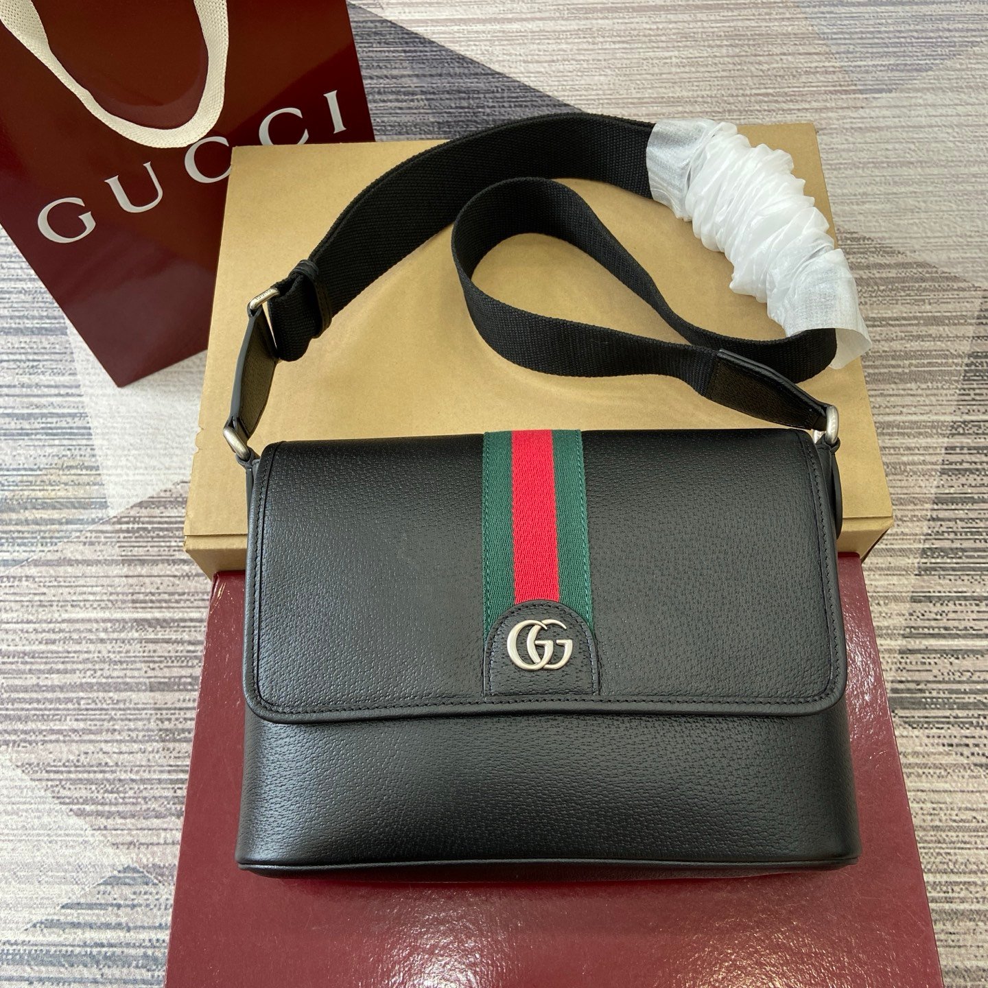 Gucci 一比一 Ophidia郵差包 黑色牛皮 男士精品斜挎包838491