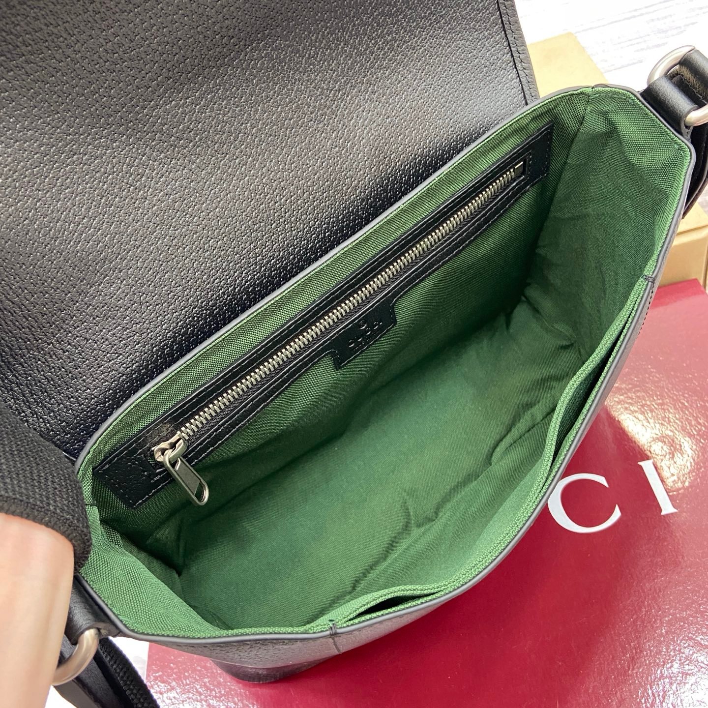 Gucci 一比一 Ophidia郵差包 黑色牛皮 男士精品斜挎包838491
