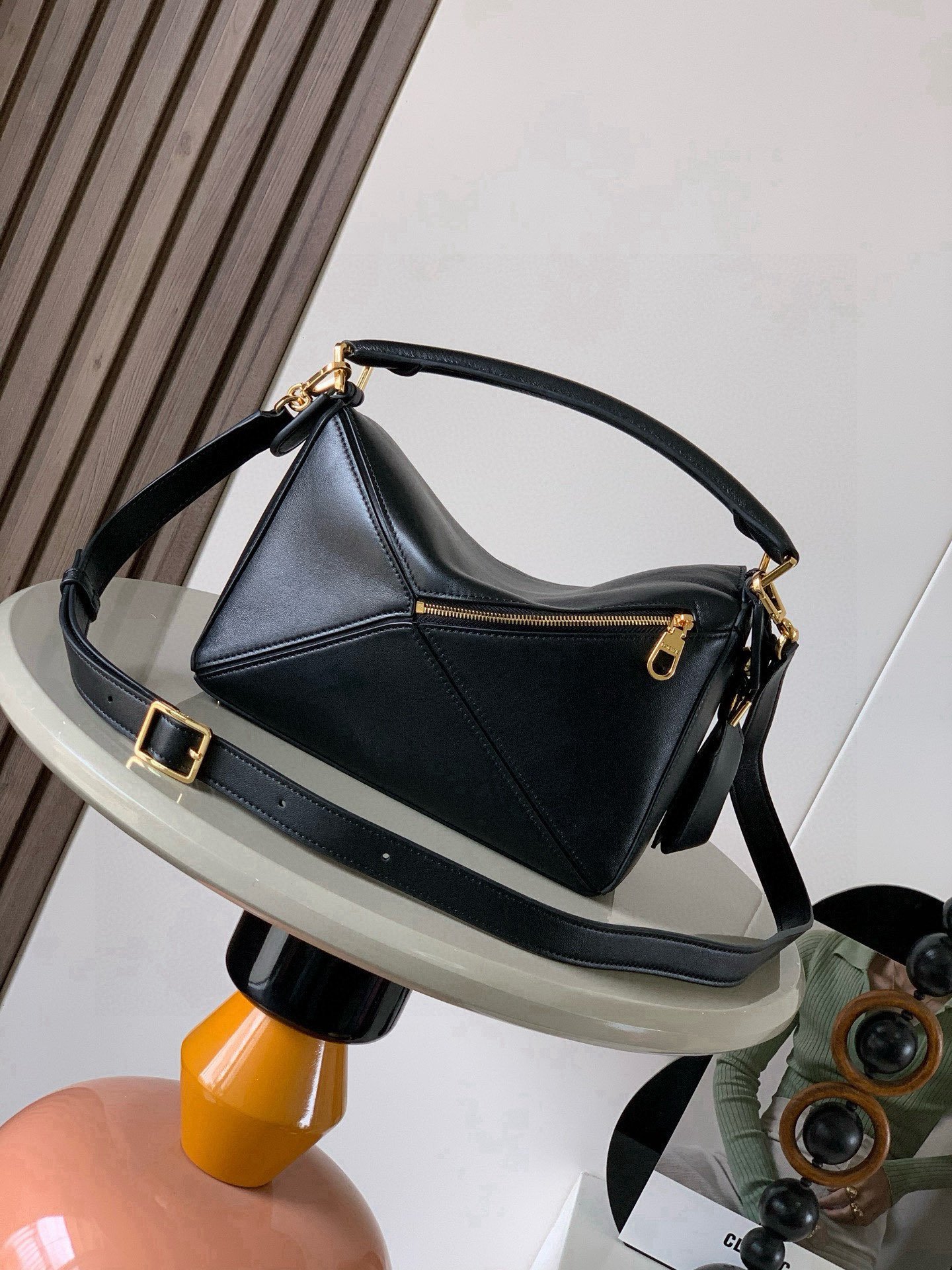 Loewe高仿Puzzle手袋小號黑色新款立體幾何設計柔軟納帕皮革