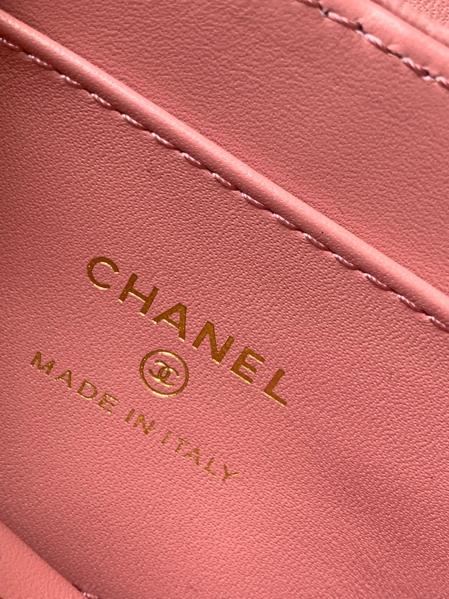 Chanel 頂級原單粉色絨面迷你手提鏈條包甜美高雅造型AS3435