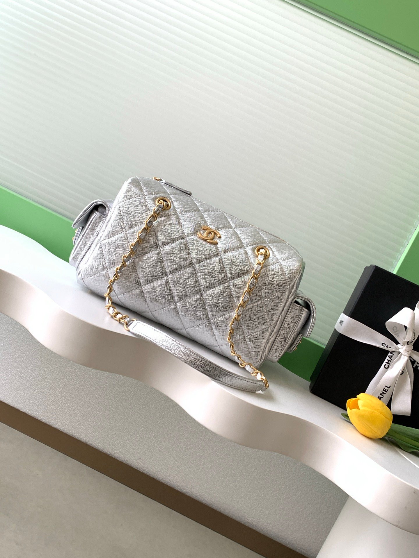 Chanel 原單銀灰菱格鏈條肩背包 閃耀金扣時尚奢華風AS5791