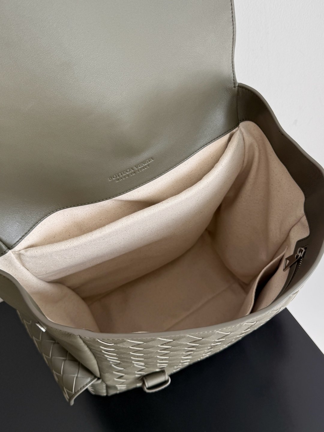 BOTTEGA VENETA 高仿莆田鞋等級 後背包 編織大容量設計 義式質感通勤款805971