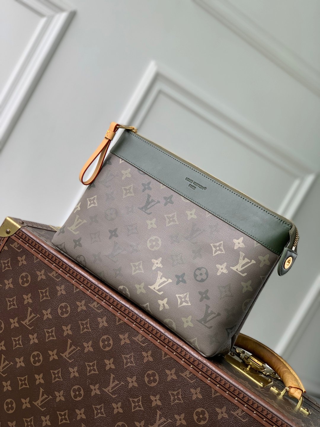 Louis Vuitton 高仿黑漆皮托特包 立體壓紋大容量設計 都會風格推薦M26970