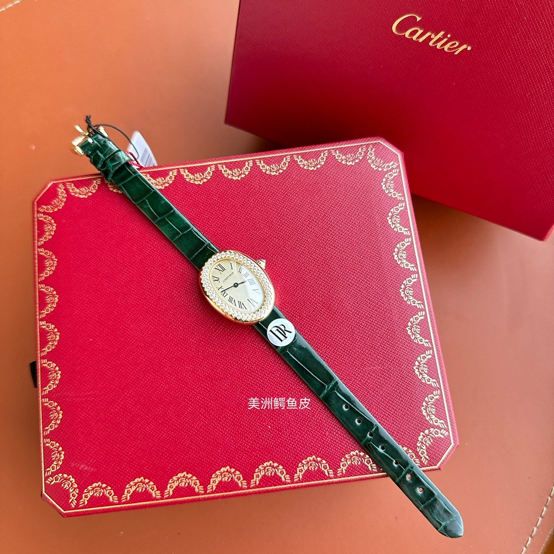 卡地亞（Cartier）精品仿製鑽圈女錶綠色鱷魚皮錶帶高雅風格