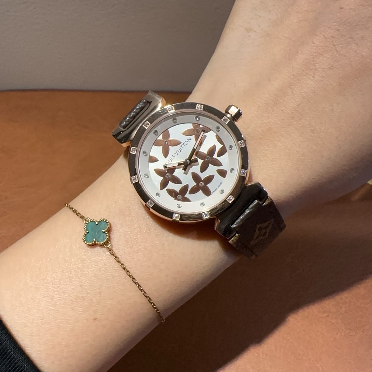 LV A貨花紋女錶棕色經典款式時尚優雅高質感腕錶