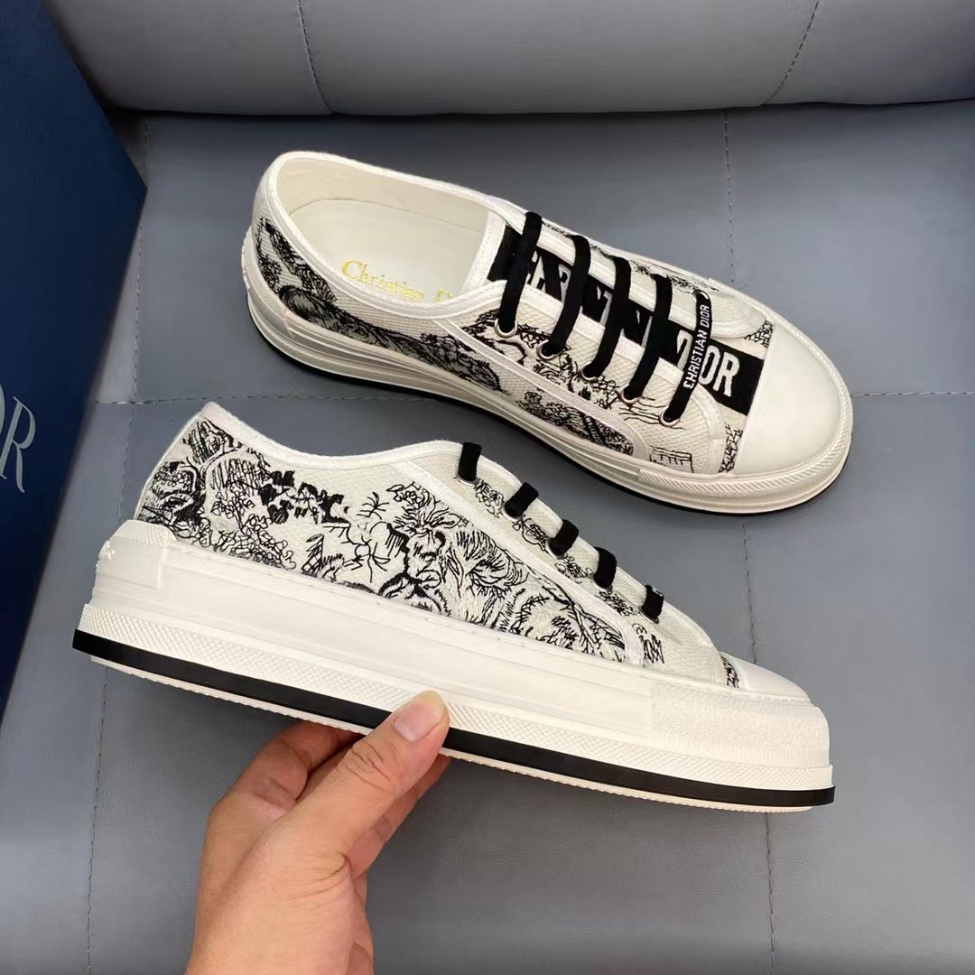 Dior高仿Walk'n'Dior刺繡帆布休閒鞋 百搭舒適熱銷款 法式優雅風格
