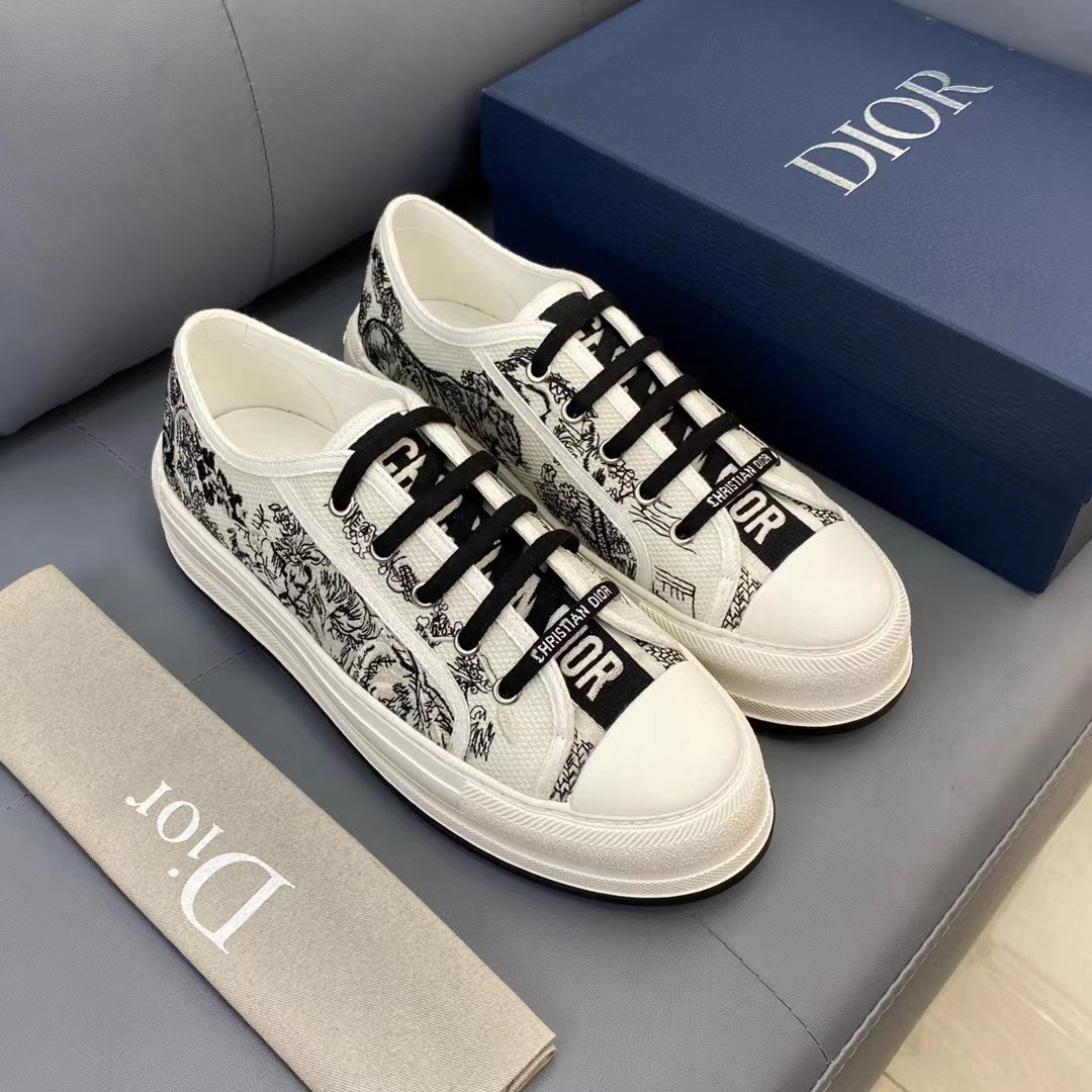 Dior精品仿製黑標帆布鞋 經典刺繡設計 新色登場 街頭潮流必備單品