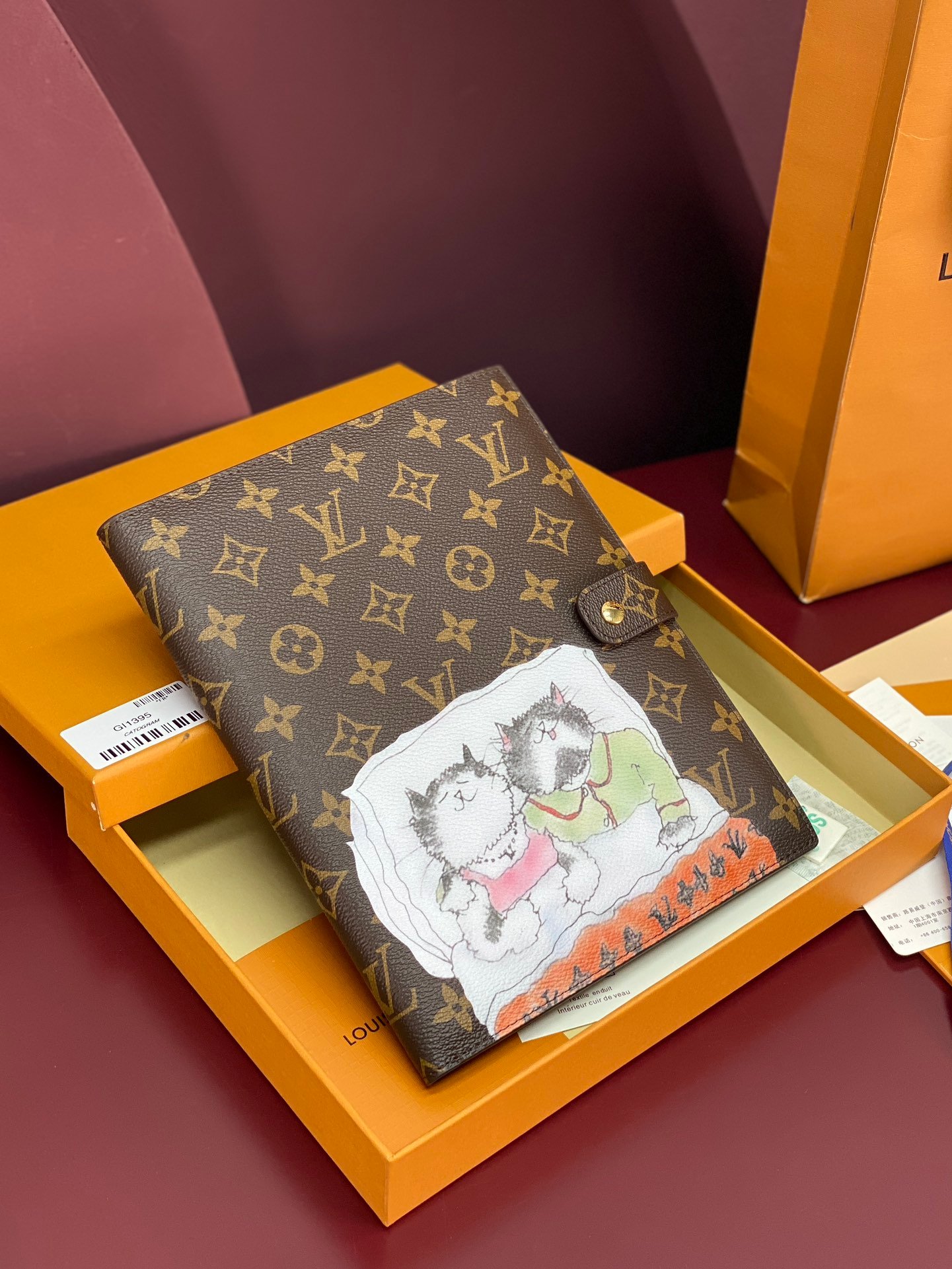 LV復刻版Monogram插畫系列筆記本套 可愛貓咪圖案設計 登場18x23x2cm