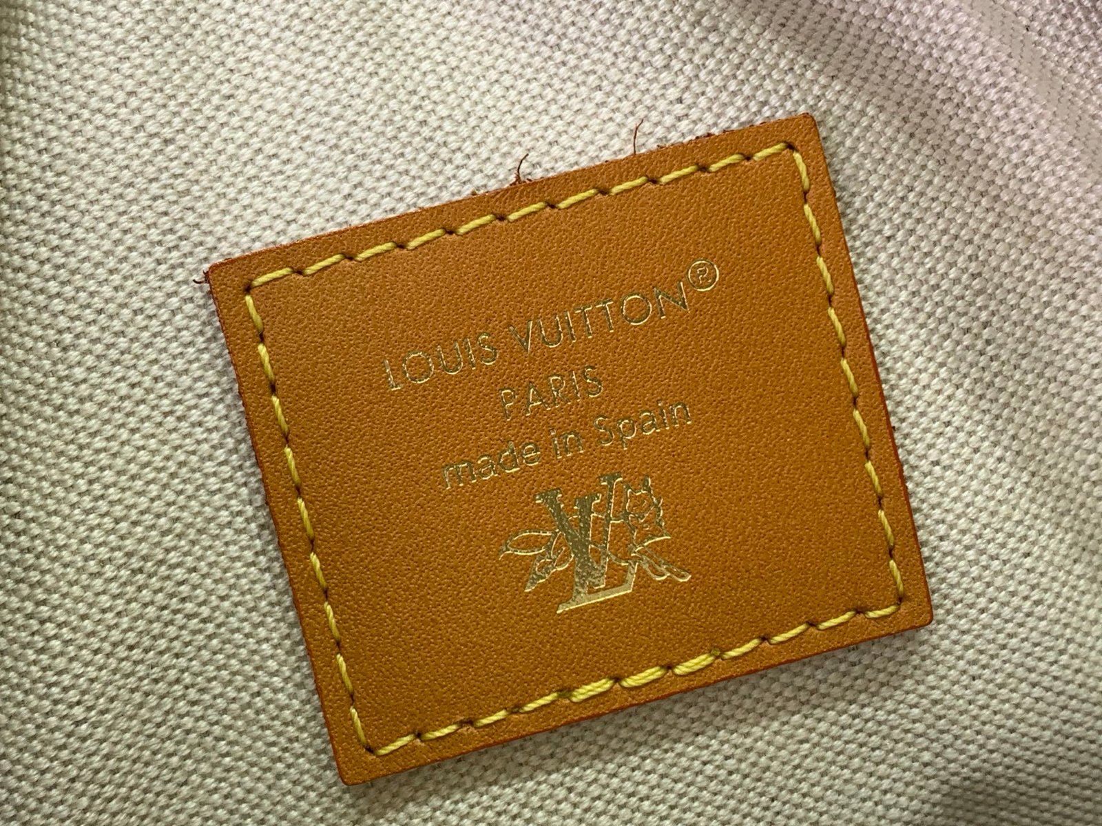 LV精品仿製Monogram焦糖色迷你斜背包 小巧時尚造型M26984