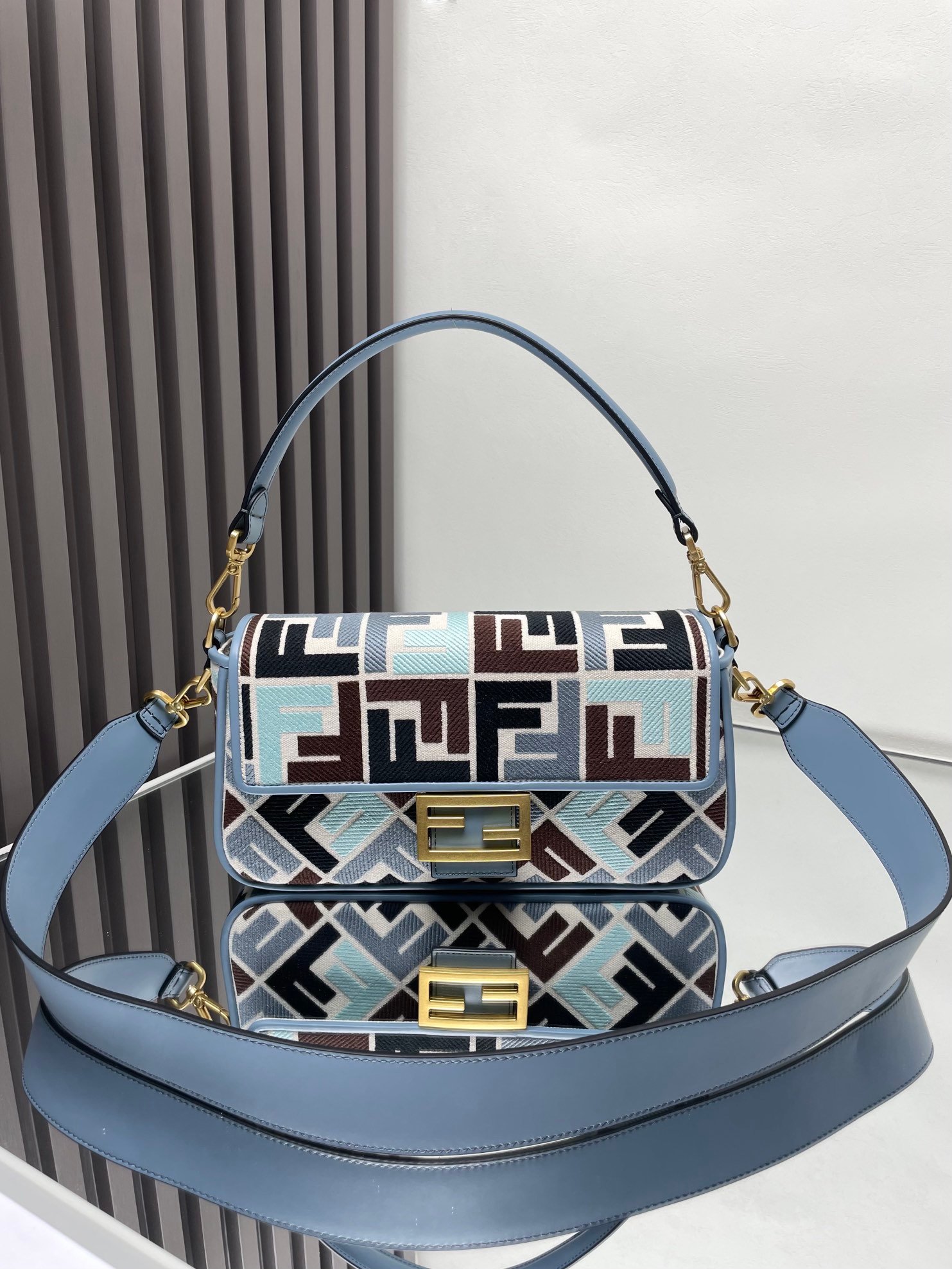 Fendi 復刻版 Baguette 肩背包 FF 幾何拼色 緹花設計 義式時尚風