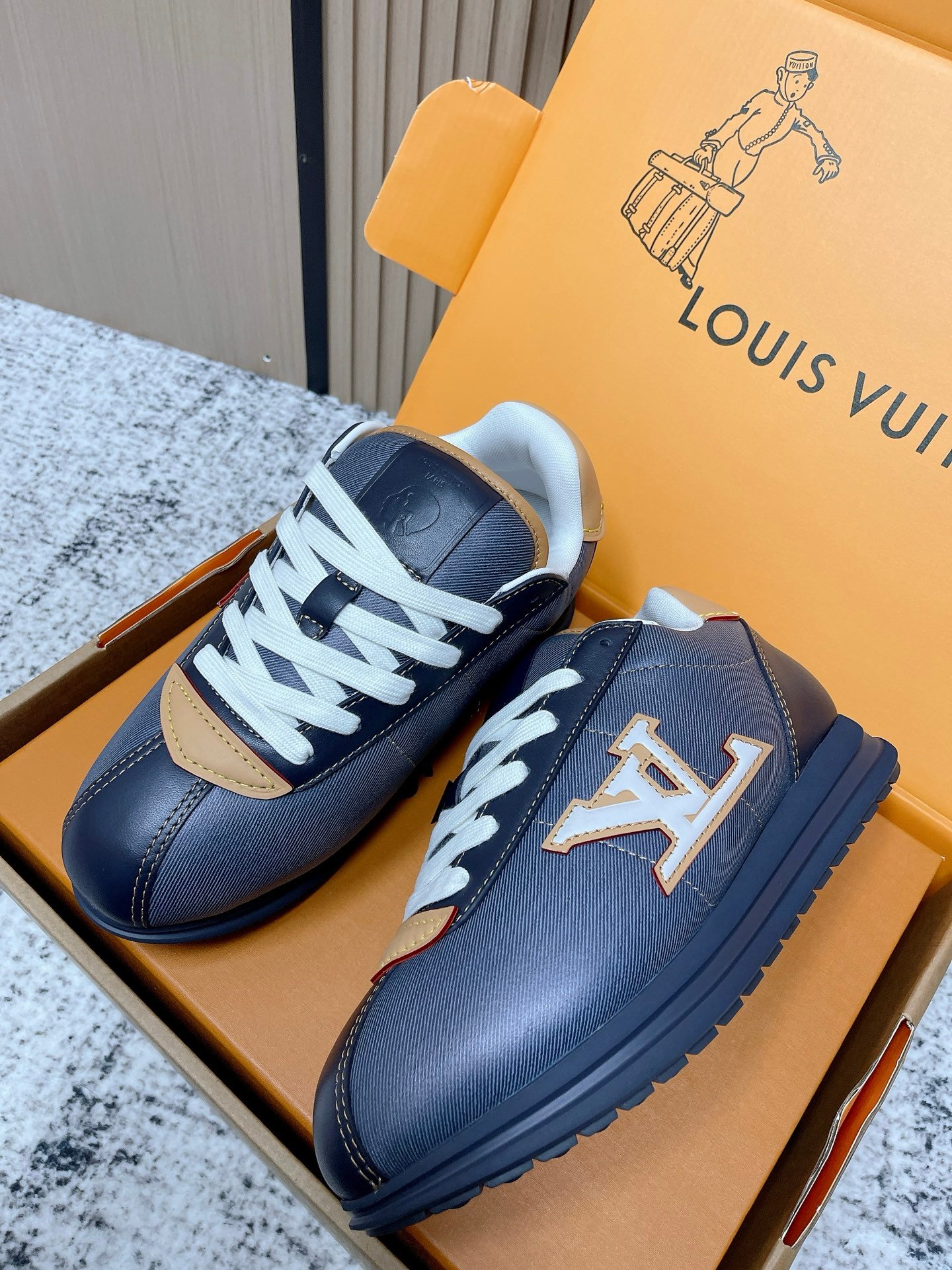 LV 一比一 Charlie 海軍藍拼接運動鞋 高質感時尚男鞋