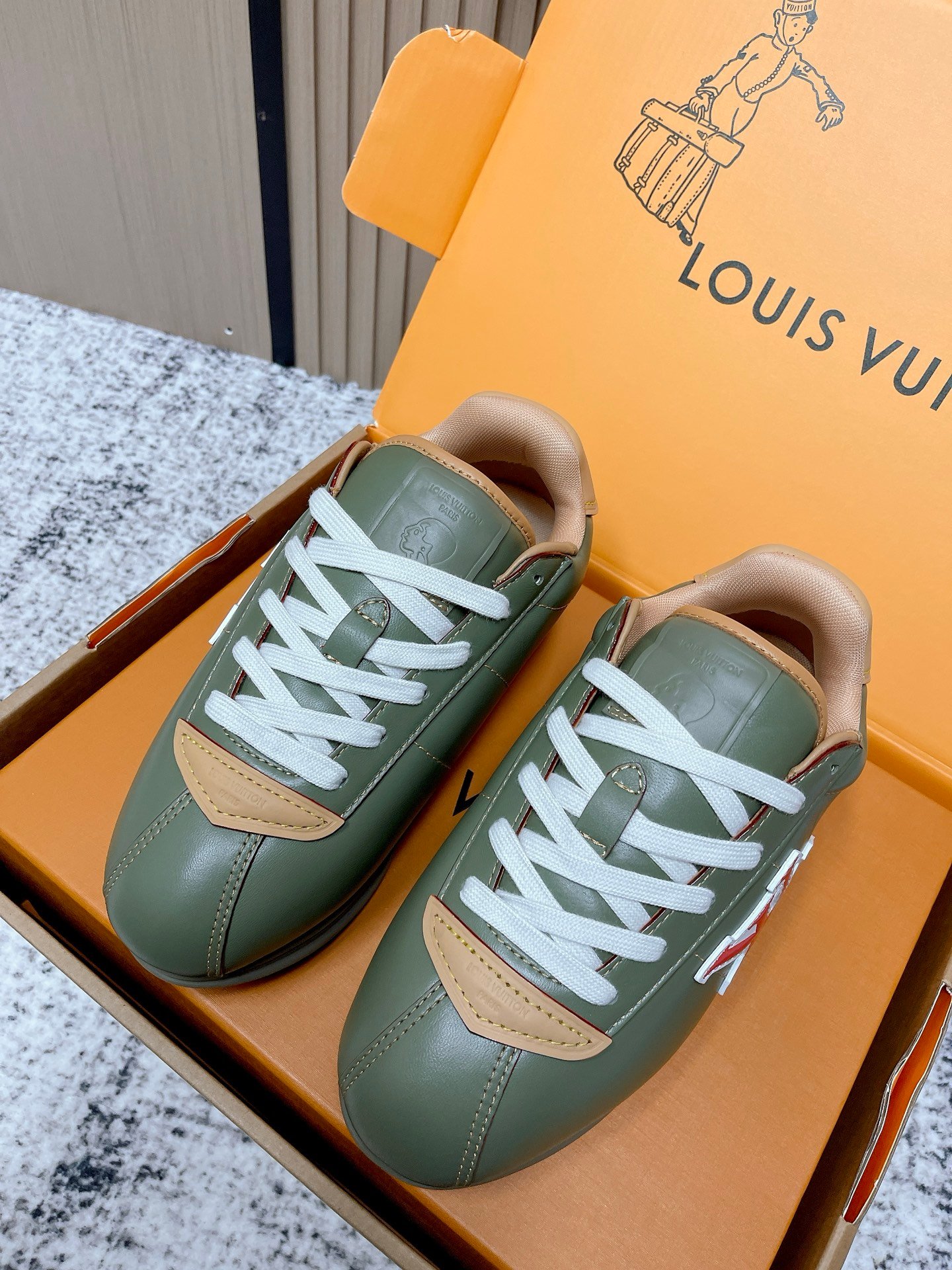 LV 超A貨 Charlie 軍綠紅邊運動鞋 高級質感潮流男鞋