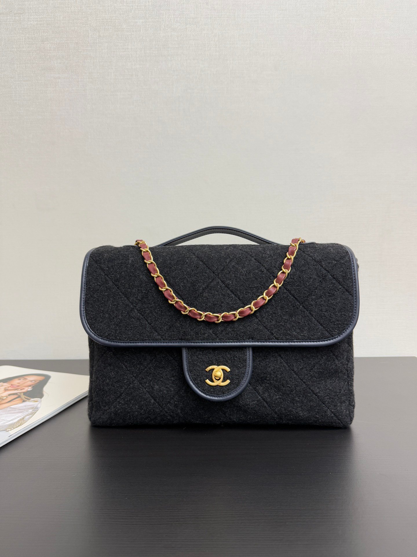 Chanel復刻版呢料鏈條手提包黑色菱格設計秋冬限定法式高貴風
