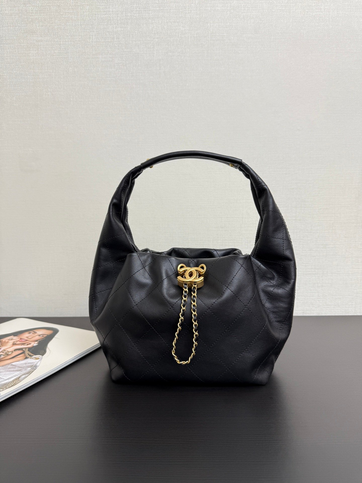 Chanel高仿束口鏈條包黑色菱格真皮設計時尚百搭法式奢華風