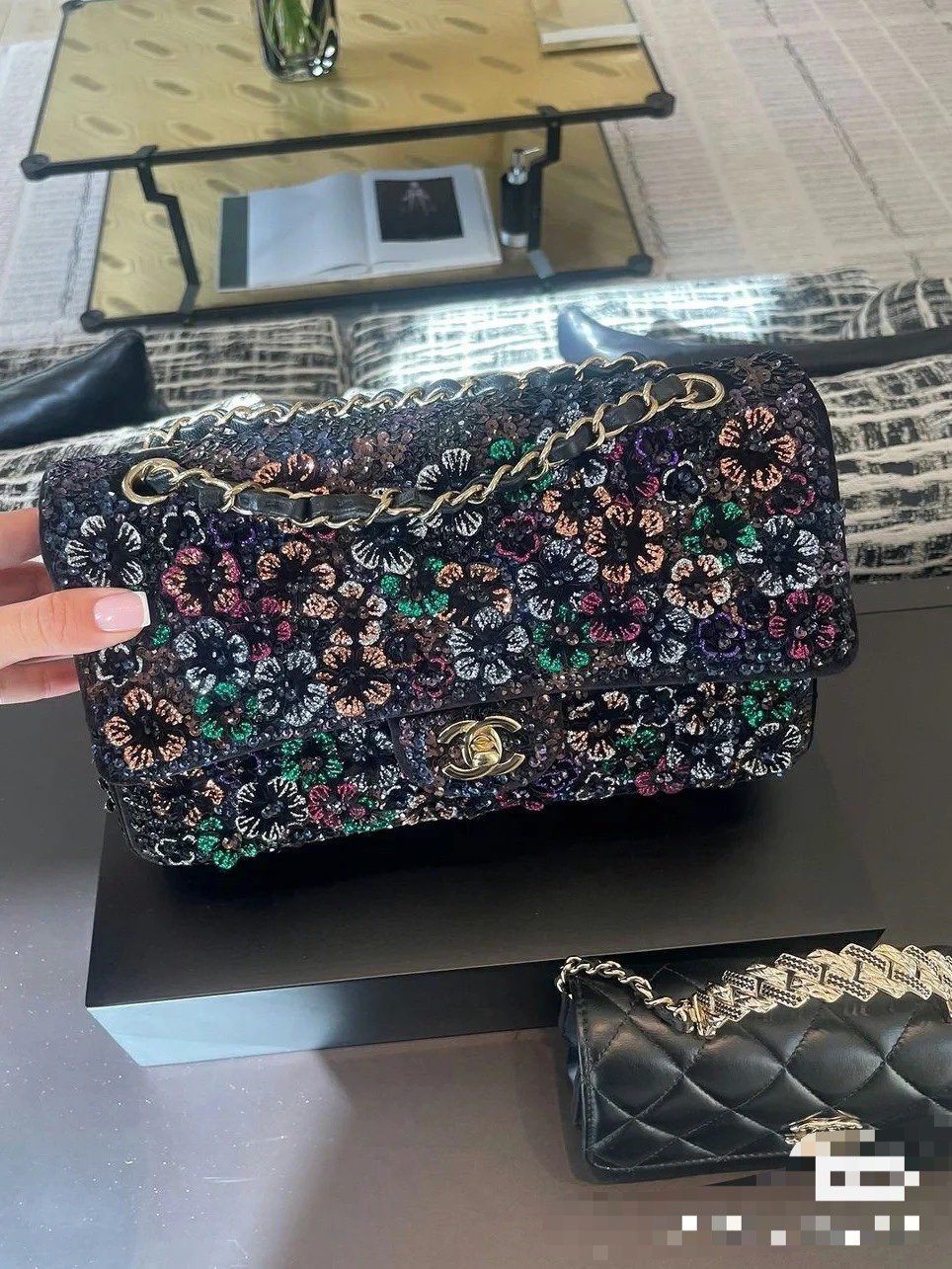 香奈兒（Chanel）A貨亮片鏈條包 花卉刺繡設計 高貴典雅奢華小包 精品