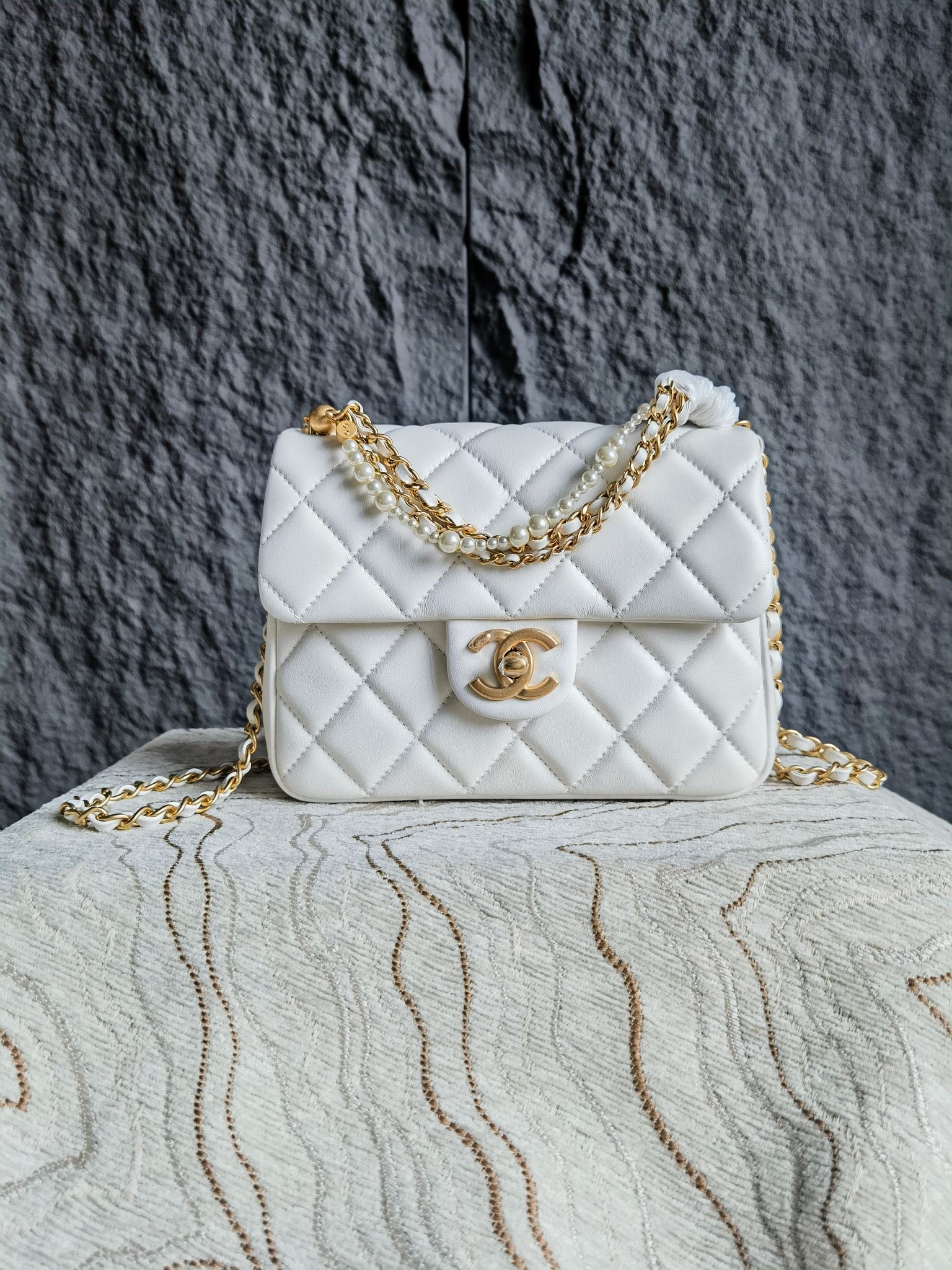 Chanel 一比一 珍珠鏈條翻蓋包 奶白色 菱格小香風 優雅百搭 法式經典風格AS4384