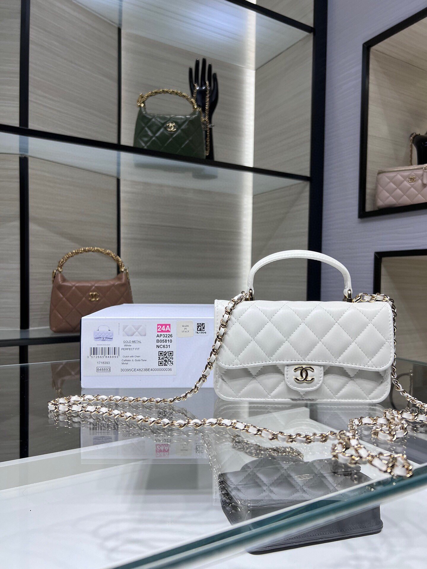 Chanel 復刻版 菱格手提翻蓋包 白色銀扣 小尺寸設計 清新百搭 法式經典風格