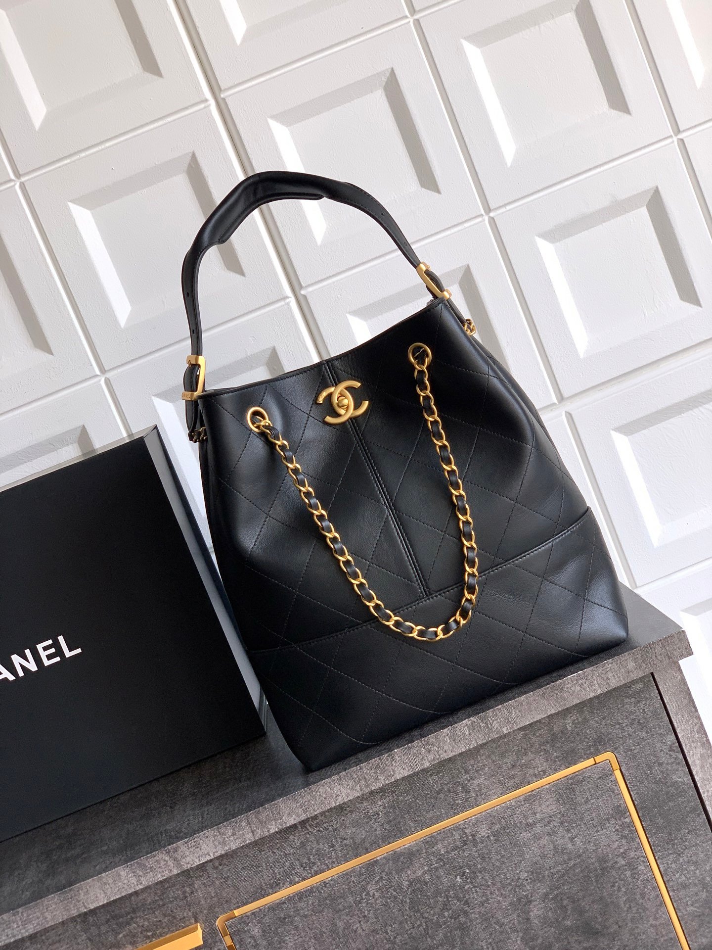 Chanel 一比一 菱格皮革托特包 全黑金鍊 手提肩背兩用 大容量實用 法式經典風格AS5631