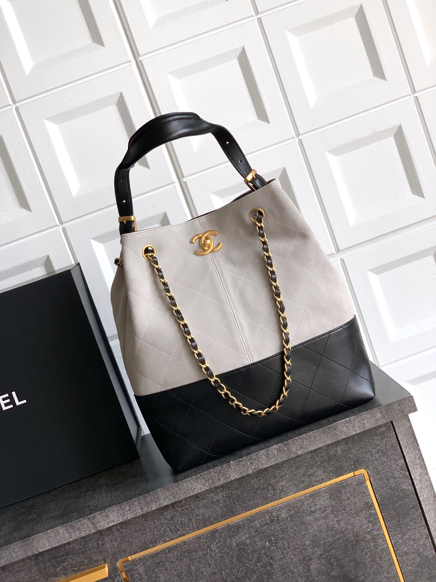 Chanel 高仿 雙色拼接菱格托特包 灰黑配色 金鍊手提 大容量實用 法式經典風格