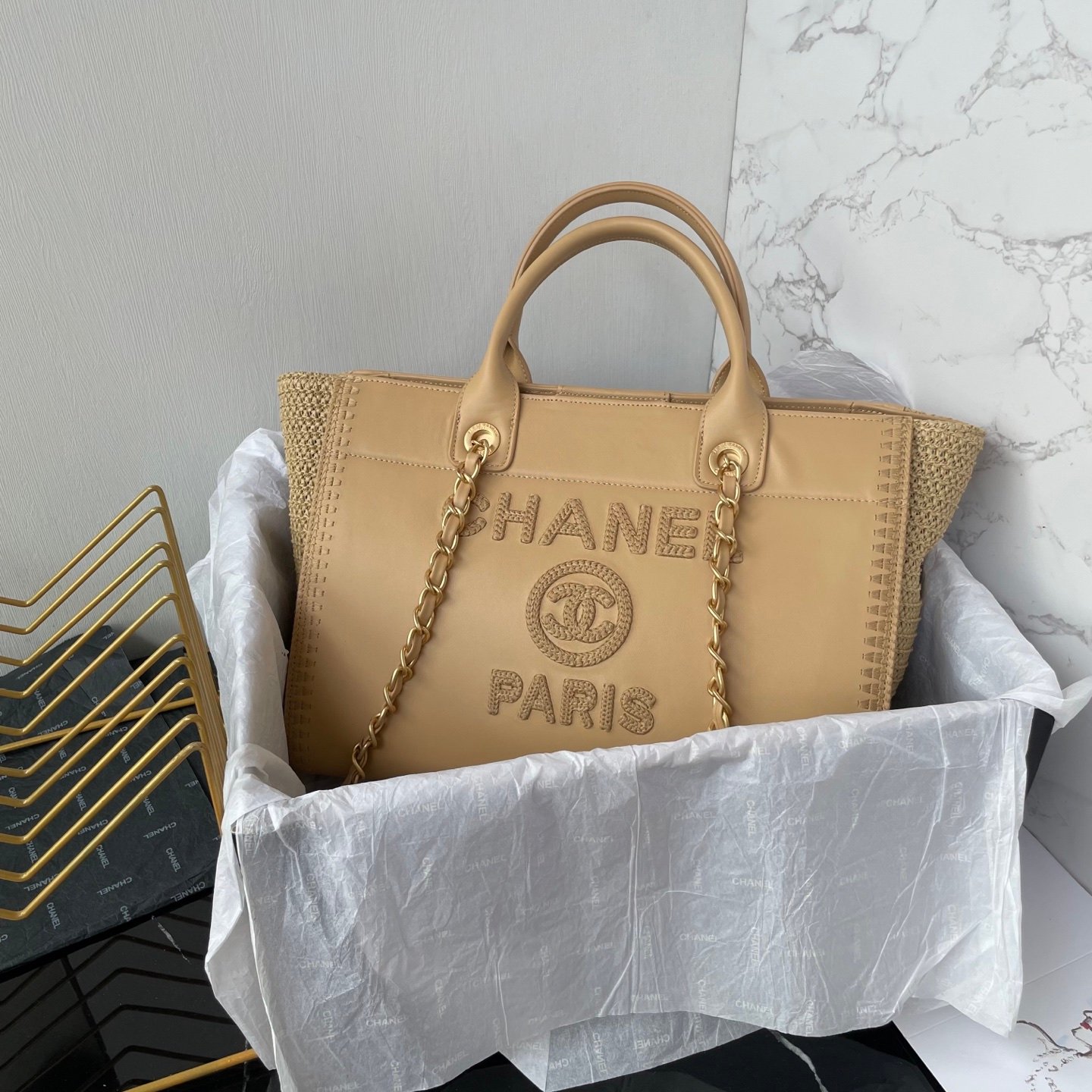 Chanel 高仿 編織拼接大型托特包 奶杏色立體刺繡 草編元素 度假法式風格AS3257