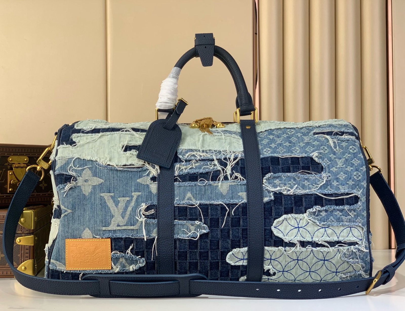 LV 高仿 Denim 拼接 Keepall 旅行手提斜背包 破壞牛仔工藝  法式潮流風格M26117