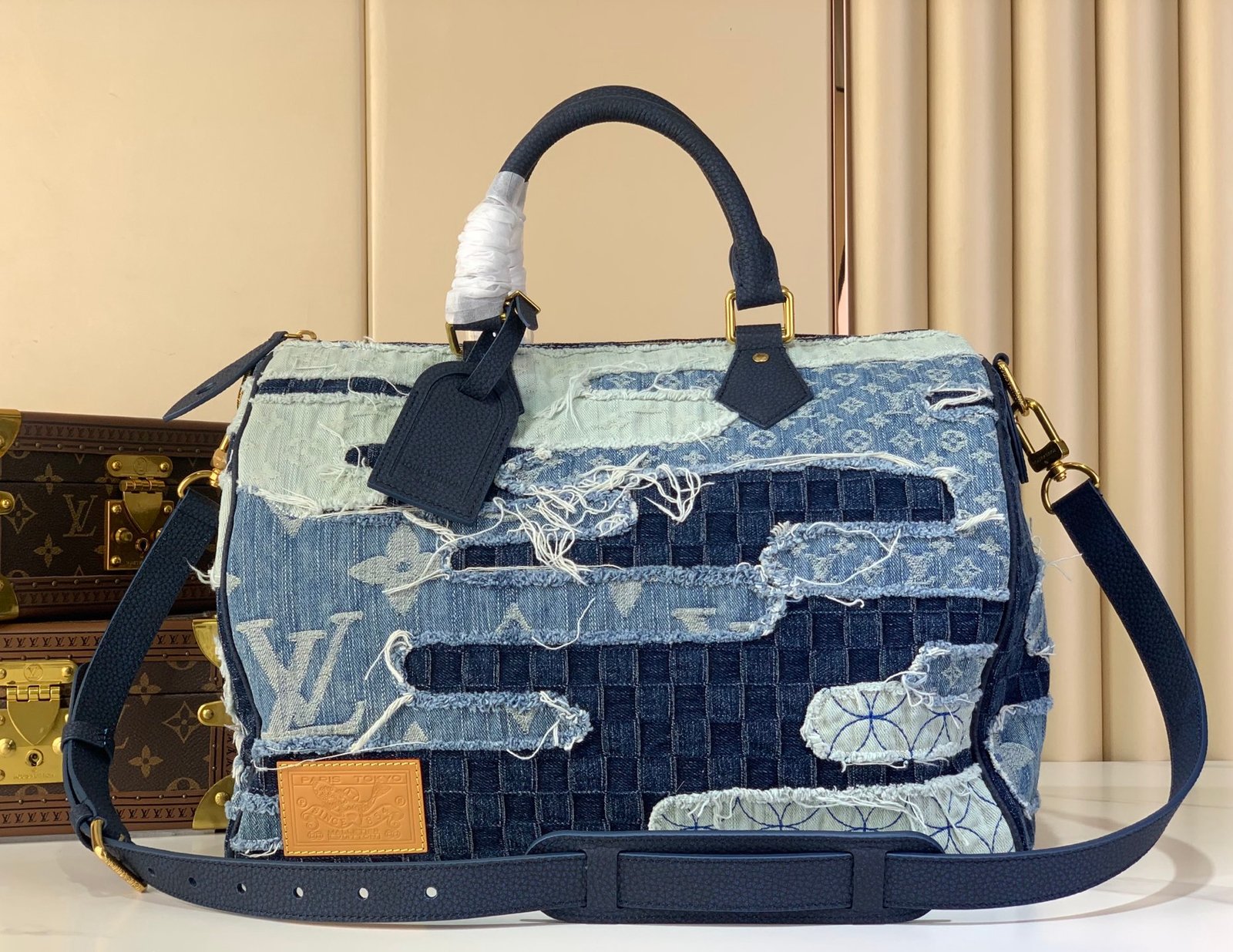 LV 高仿 Denim 拼接 Keepall 手提斜背包 破壞牛仔工藝 法式潮流風格M15277