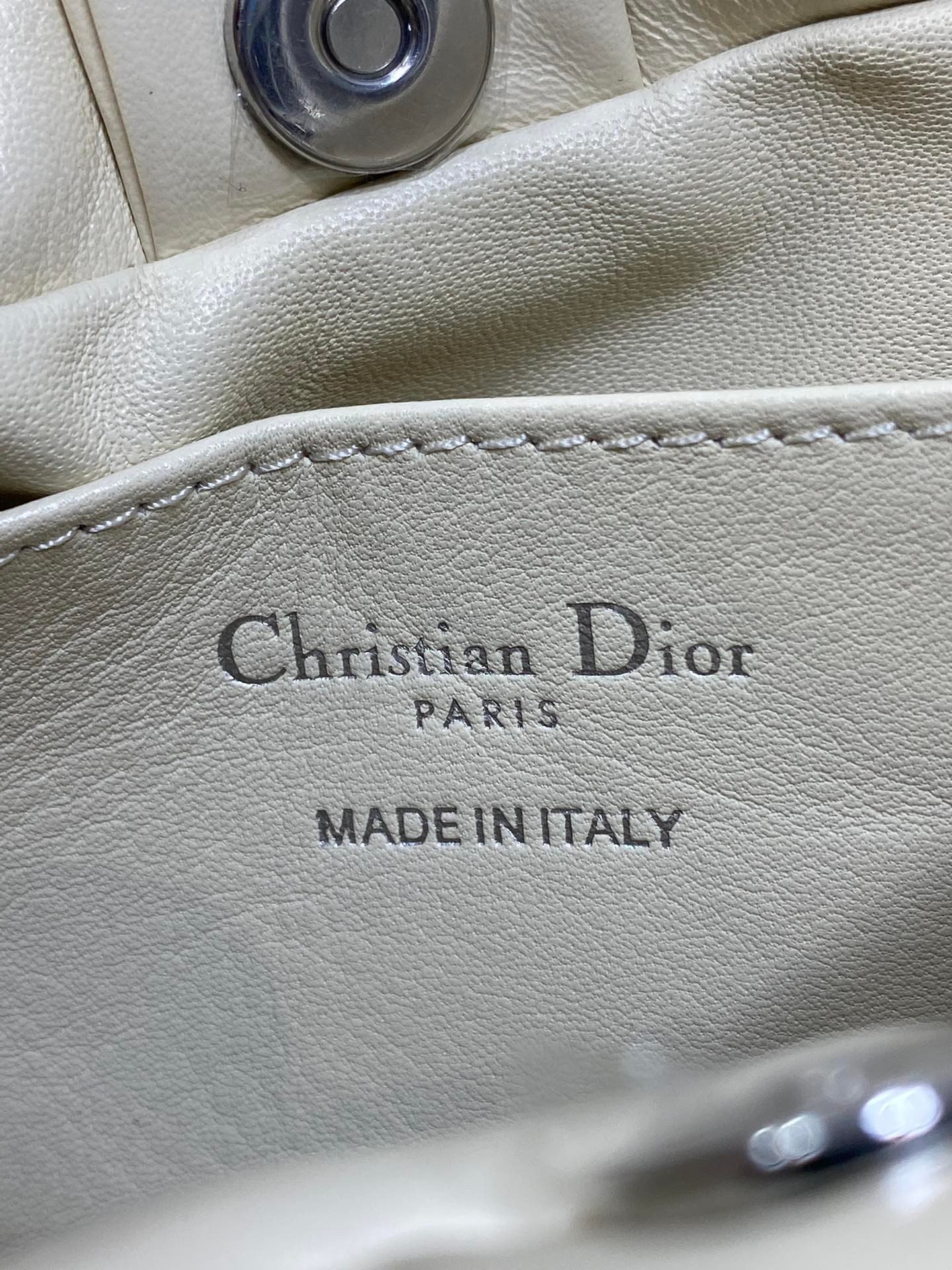 Dior 高仿 蝴蝶結手拿包 奶油白刺繡小花設計 甜美優雅法式精品風格