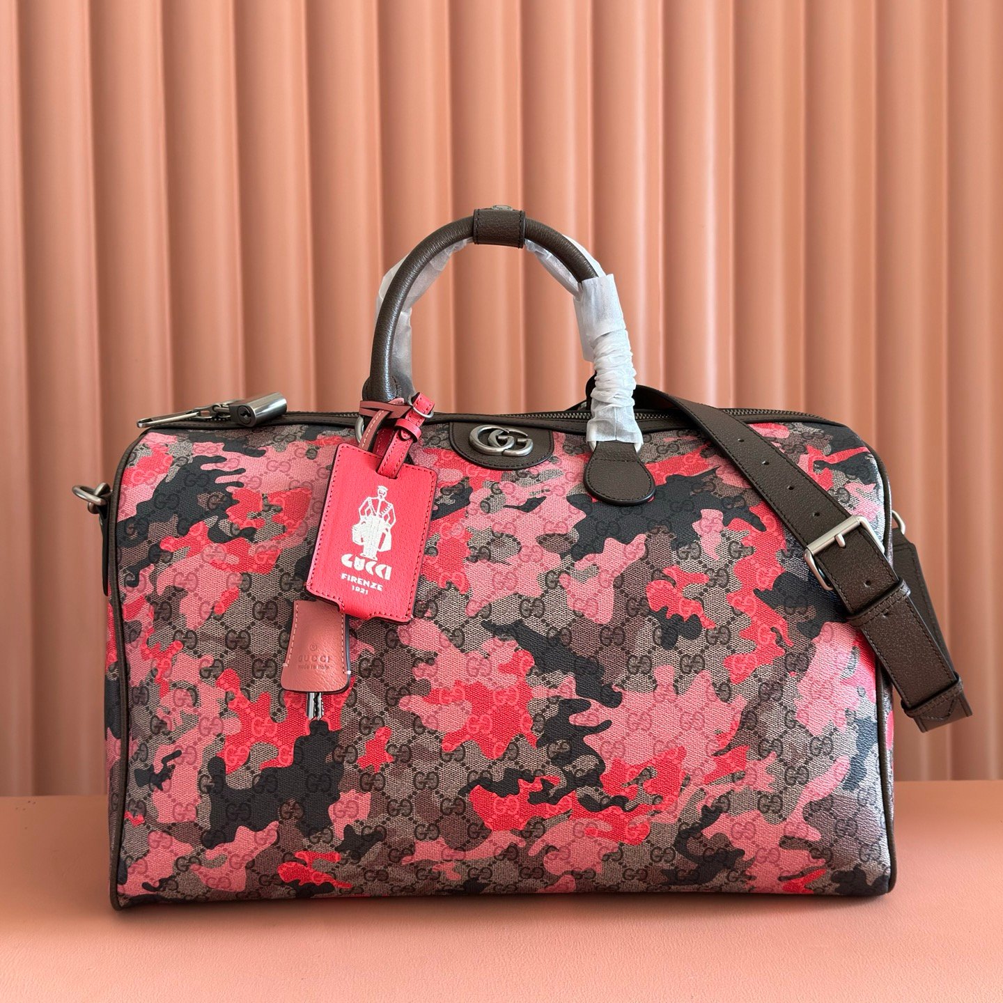Gucci 高仿 紅黑迷彩 GG 行李手提包 肩背兩用 義式精品風格