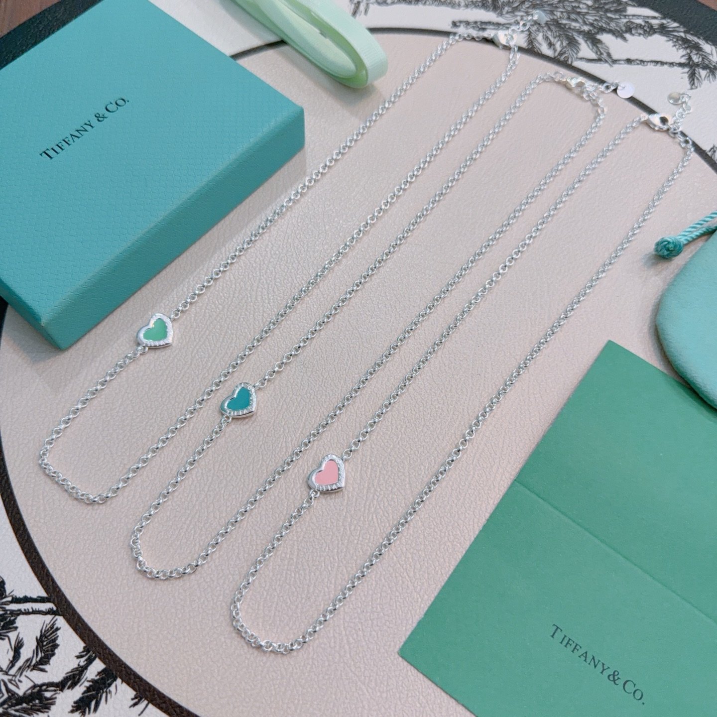 Tiffany精品仿製粉心琺瑯項鍊雙層鍊身設計小鑽邊飾簡約百搭風格